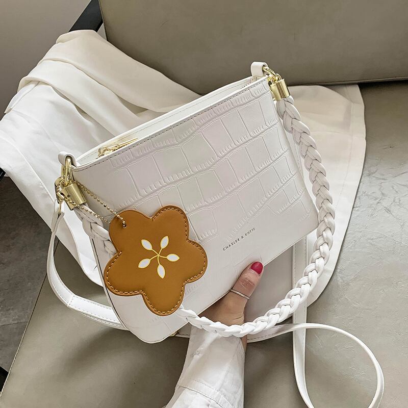 人気のオールマッチワンショルダー脇バッグ女性2020新しいトレンディなファッションウエスタンメッセンジャーバッグネットレッドレトロバケットバッグ Tiancai_Wing_Bag2116311