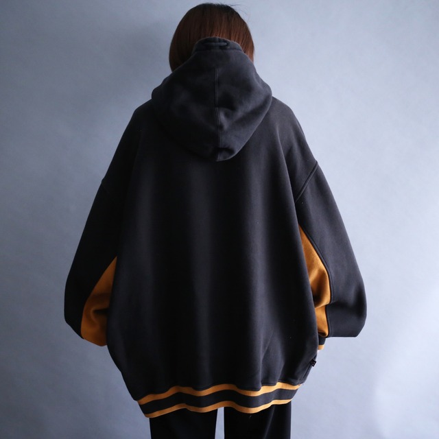 bi-color switching embroidery and wappen design over size sweat parka