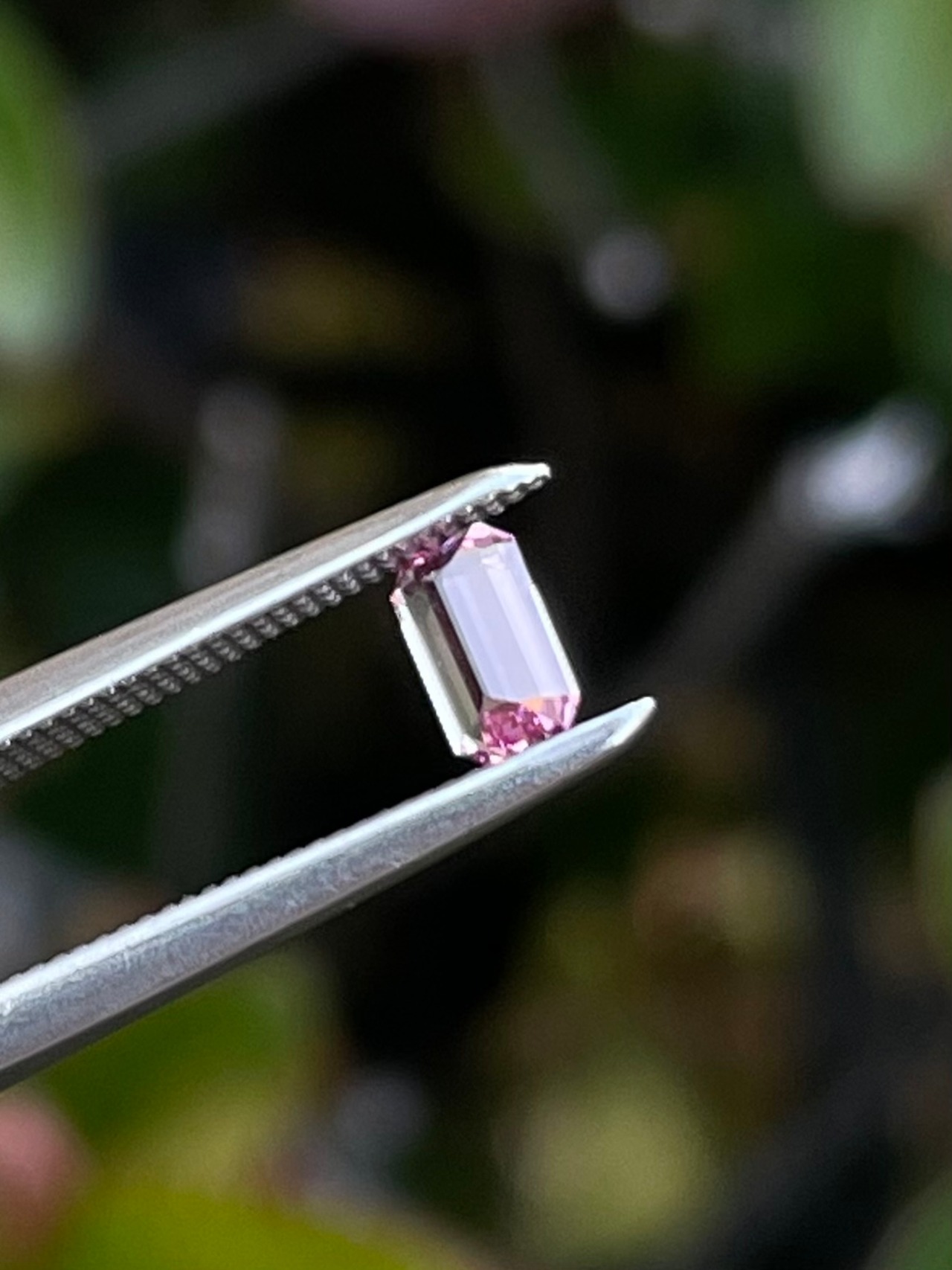 【ペアでの販売】非加熱サファイア クラシックエメラルドカット マダガスカル産 4.8x2.9mm, 0.56ct(ペア)