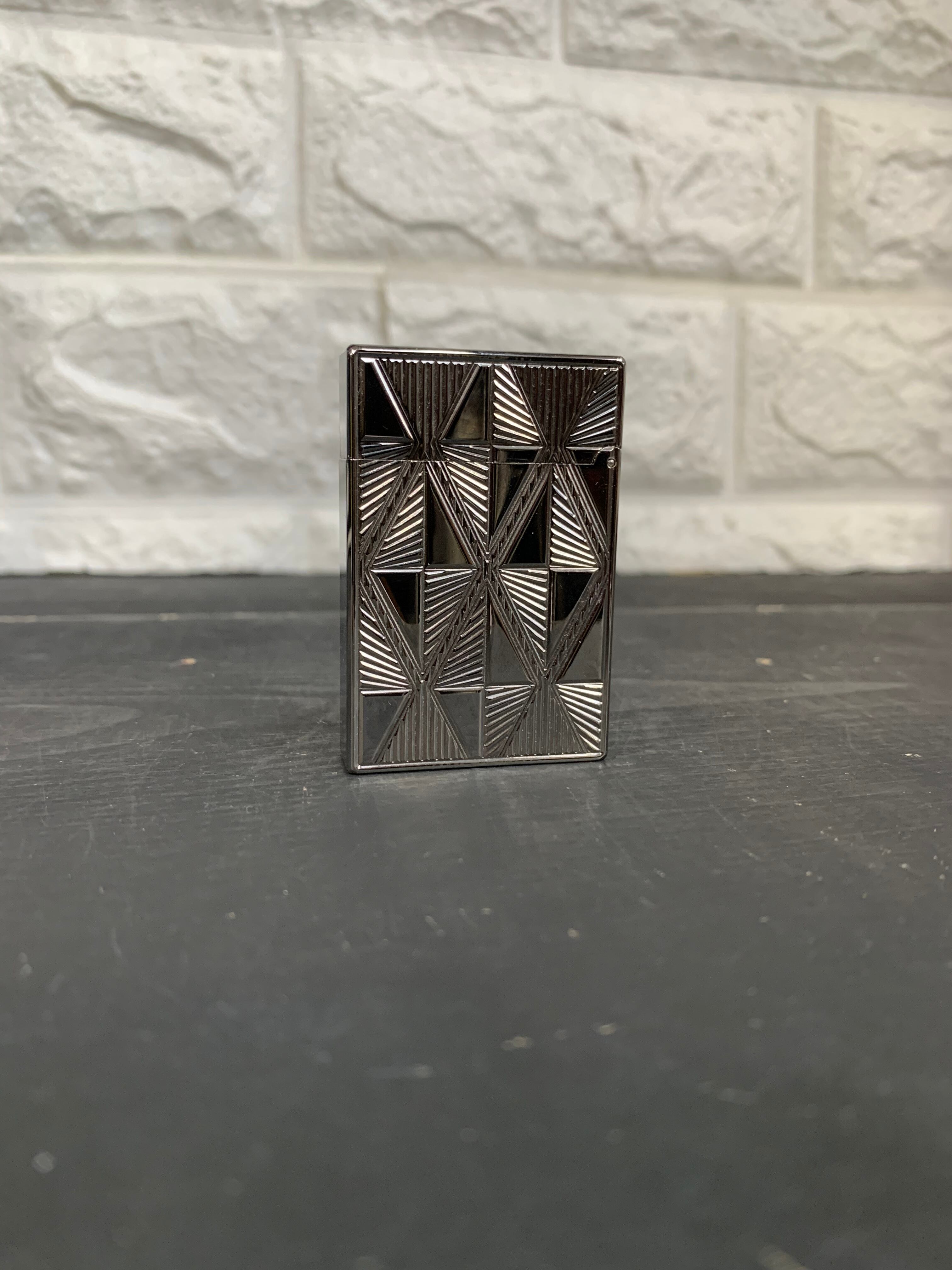 Supreme Zippo ライター ダイヤモンド パターン Supreme Zippo ライター ダイヤモンド パターン