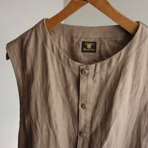 classic artisanal linen vest / mochabeige