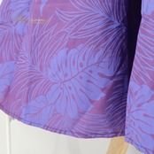 フラダンス 衣装 ALOHA FABRICS アロハファブリック ワンピース ドレス パープル系 モンステラ柄 植物柄 ハワイアンプリント ハワイアン アロハ フラ ダンス レッスン 練習 ハワイアンダンス フレアスカート リボン 紫 青 ブルー系 華やか かわいい おしゃれ 上品 大人っぽい ダンス衣装 練習着 レッスンウェア
