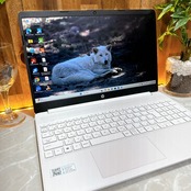 美品2022年式/HP Laptop 15s/Core i5第12世代/SSD256GB/メモリ16GB/人気ノートパソコン