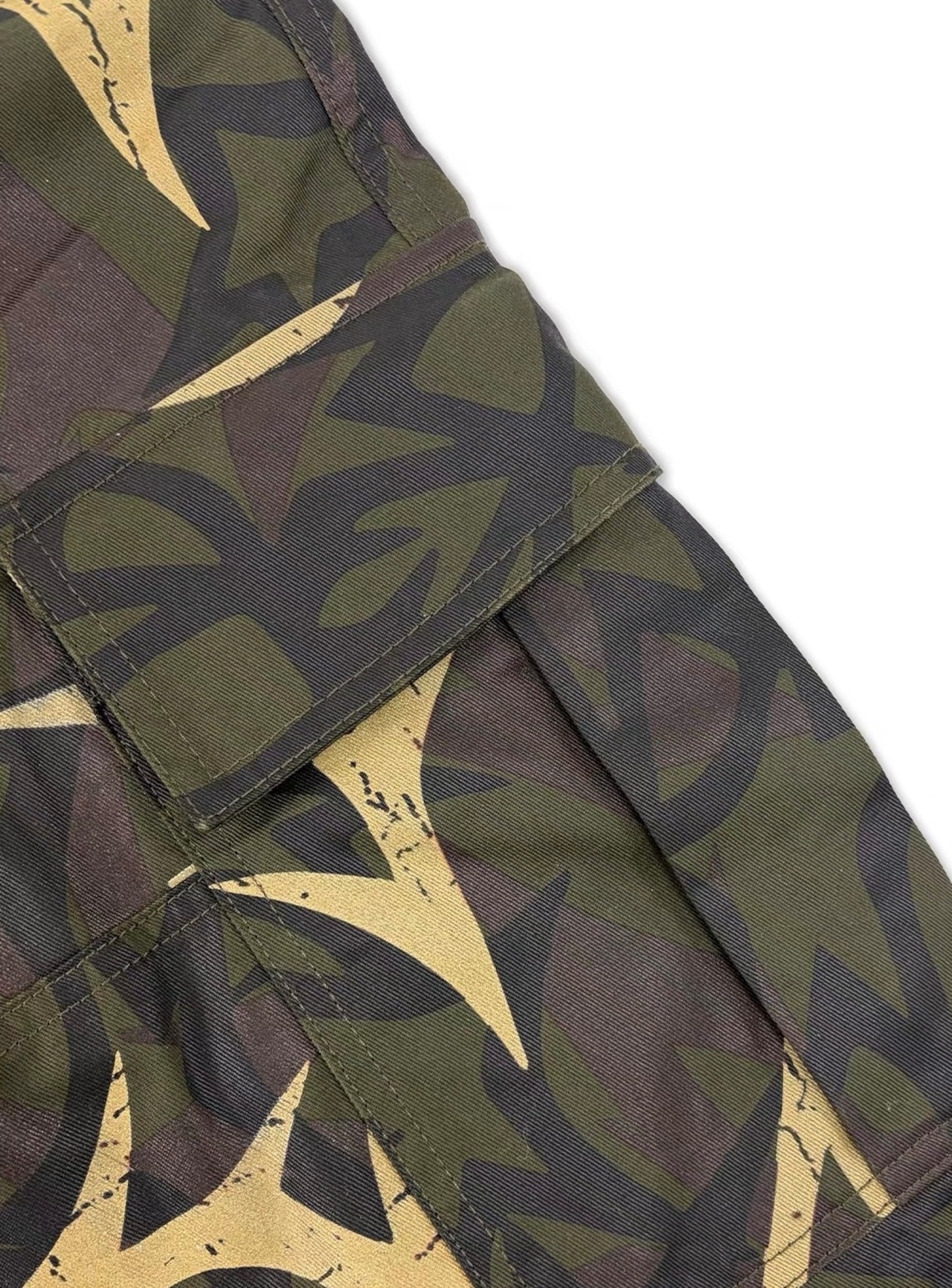 【TecNineGroup】THORN STAR CROPPED PANTS