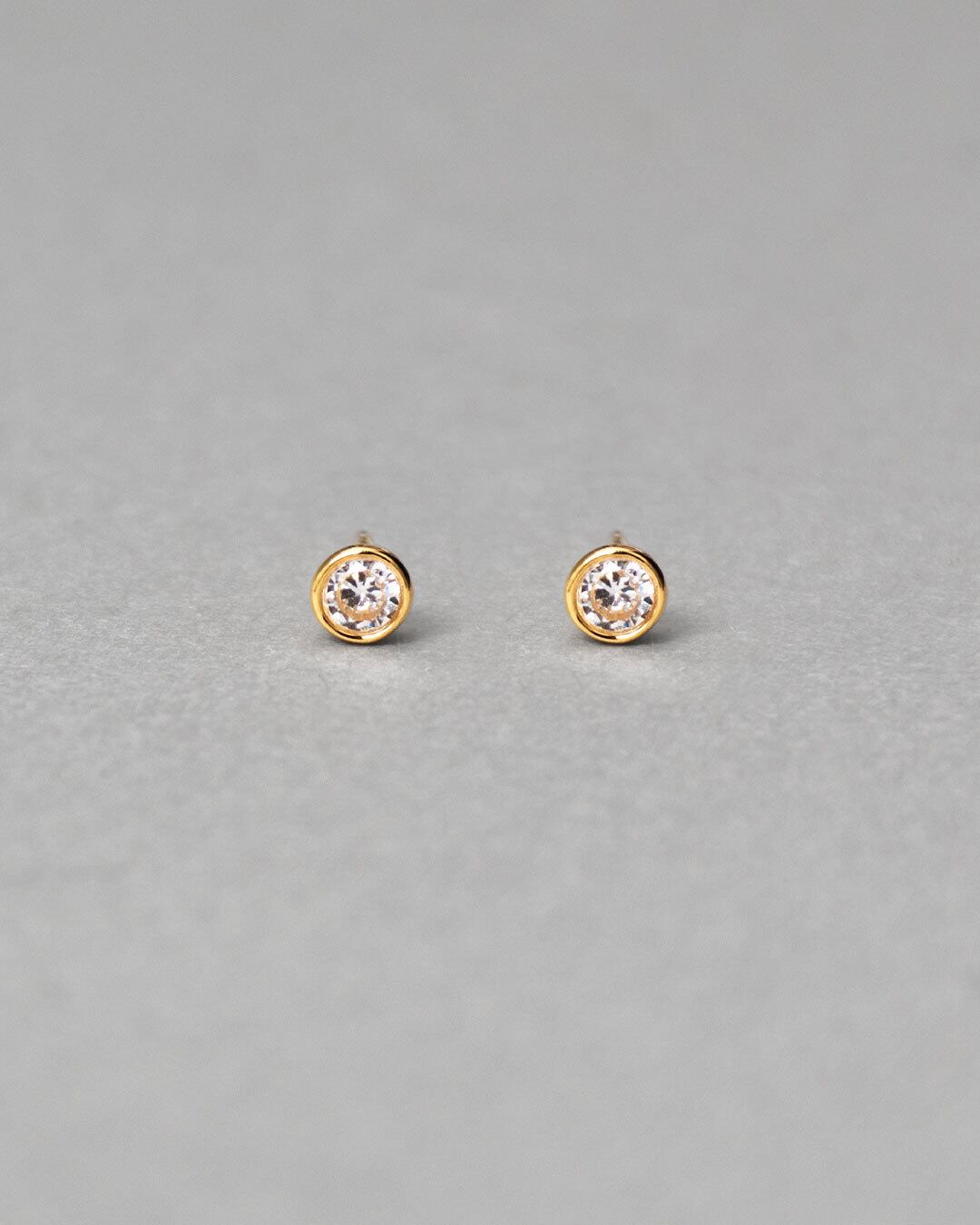 ピアス | HENUN
