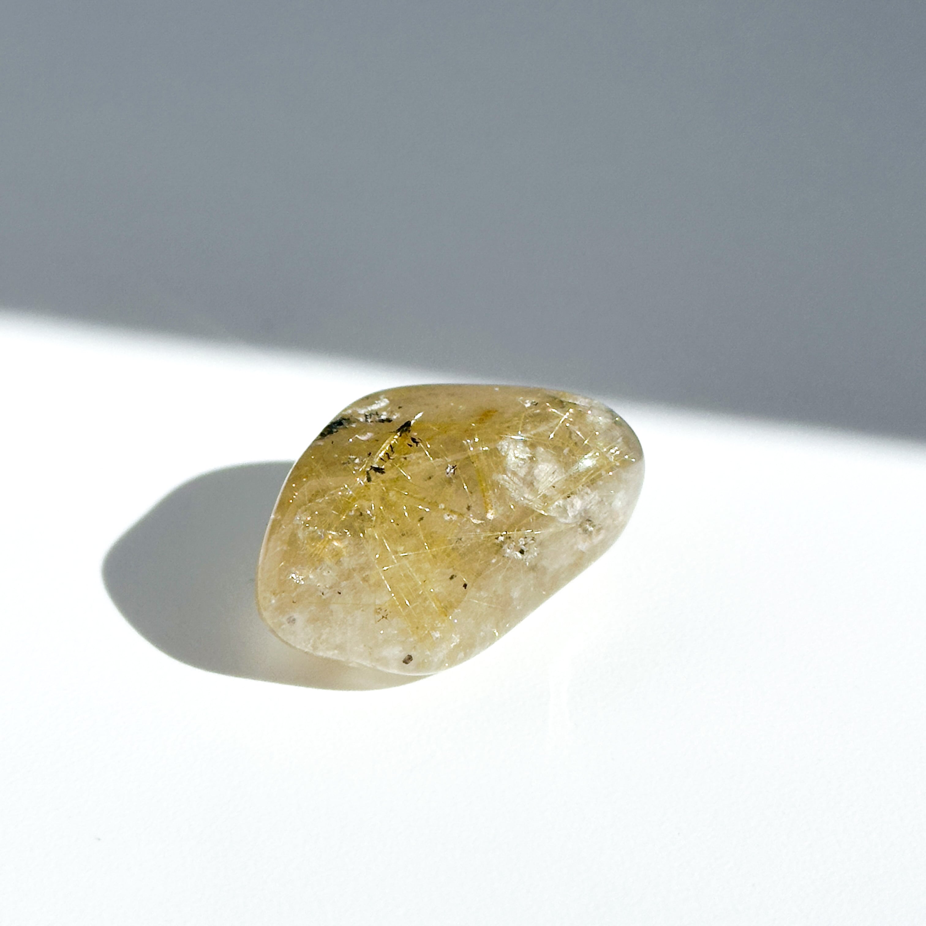 ルチルインクォーツ タンブル 74◇ Rutile in Quartz◇天然石・鉱物・パワーストーン