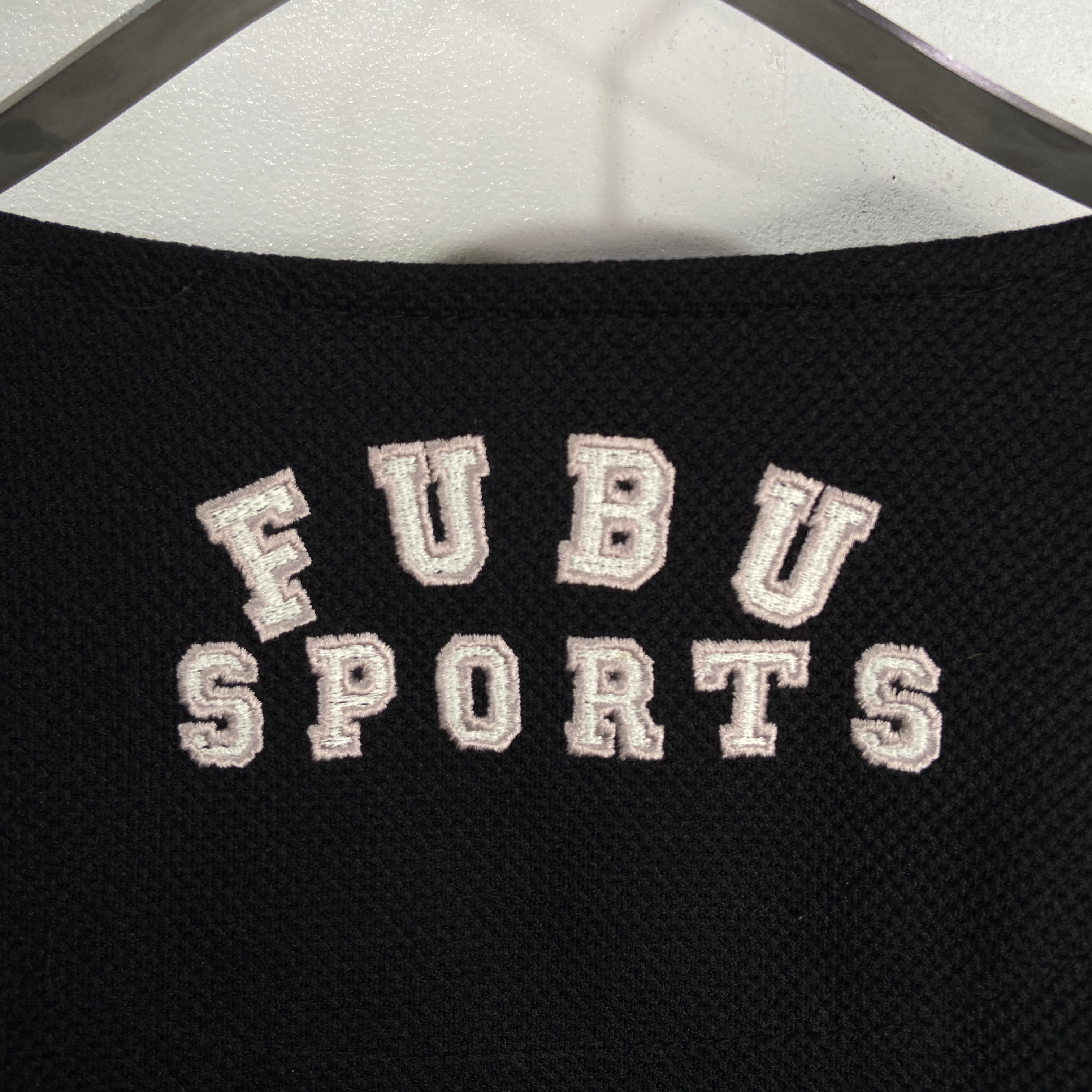 90s FUBU SPORTS 刺繍ワッペンロゴベースボールシャツ ブラック 90s FUBU SPORTS 刺繍ワッペンロゴベースボールシャツ ブラック