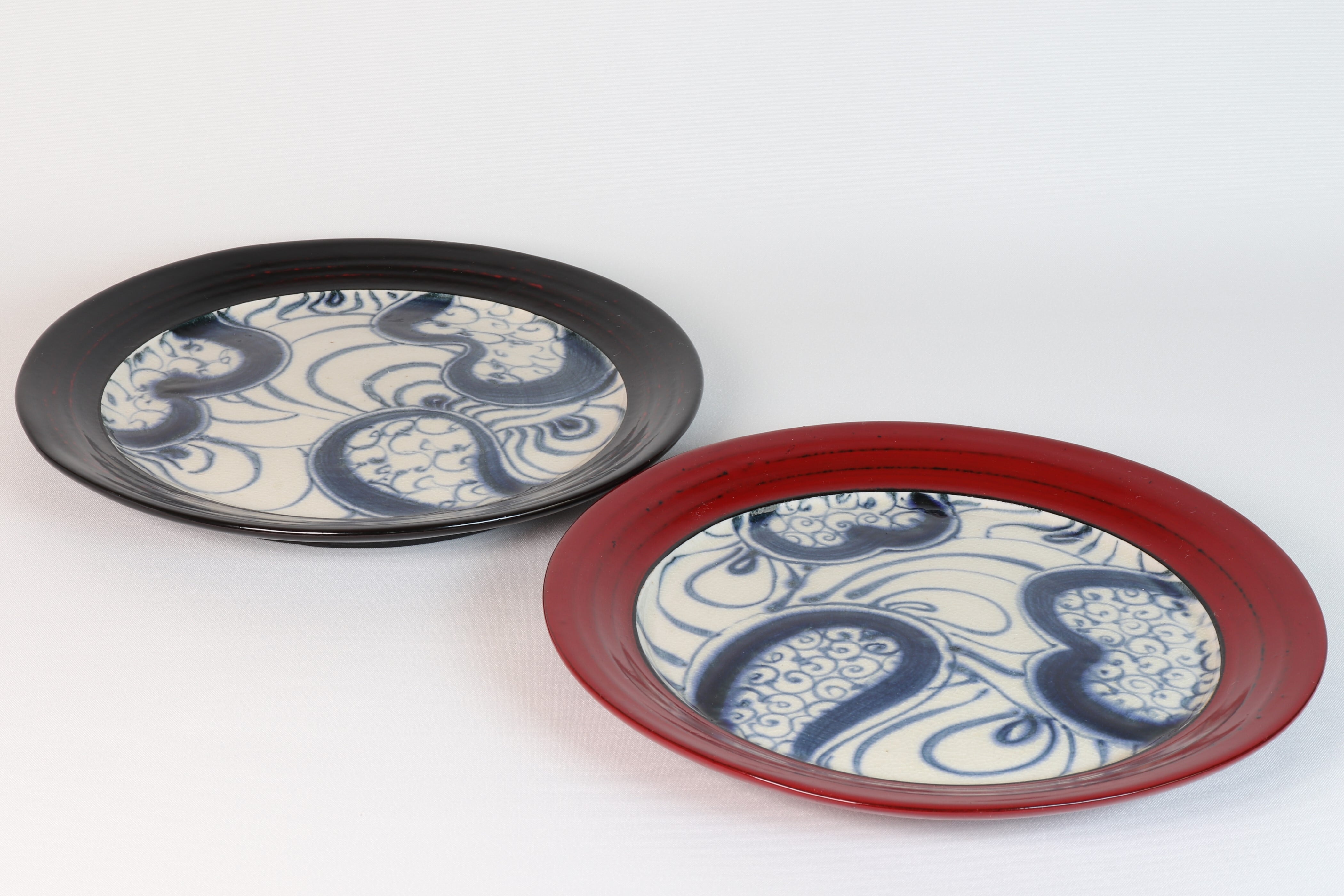 漆陶 リムプレート皿小 渦紋