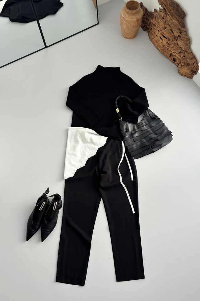 4月上旬お届け予定 Cotton Lace Triangle Scarf - BLACK・WHITE