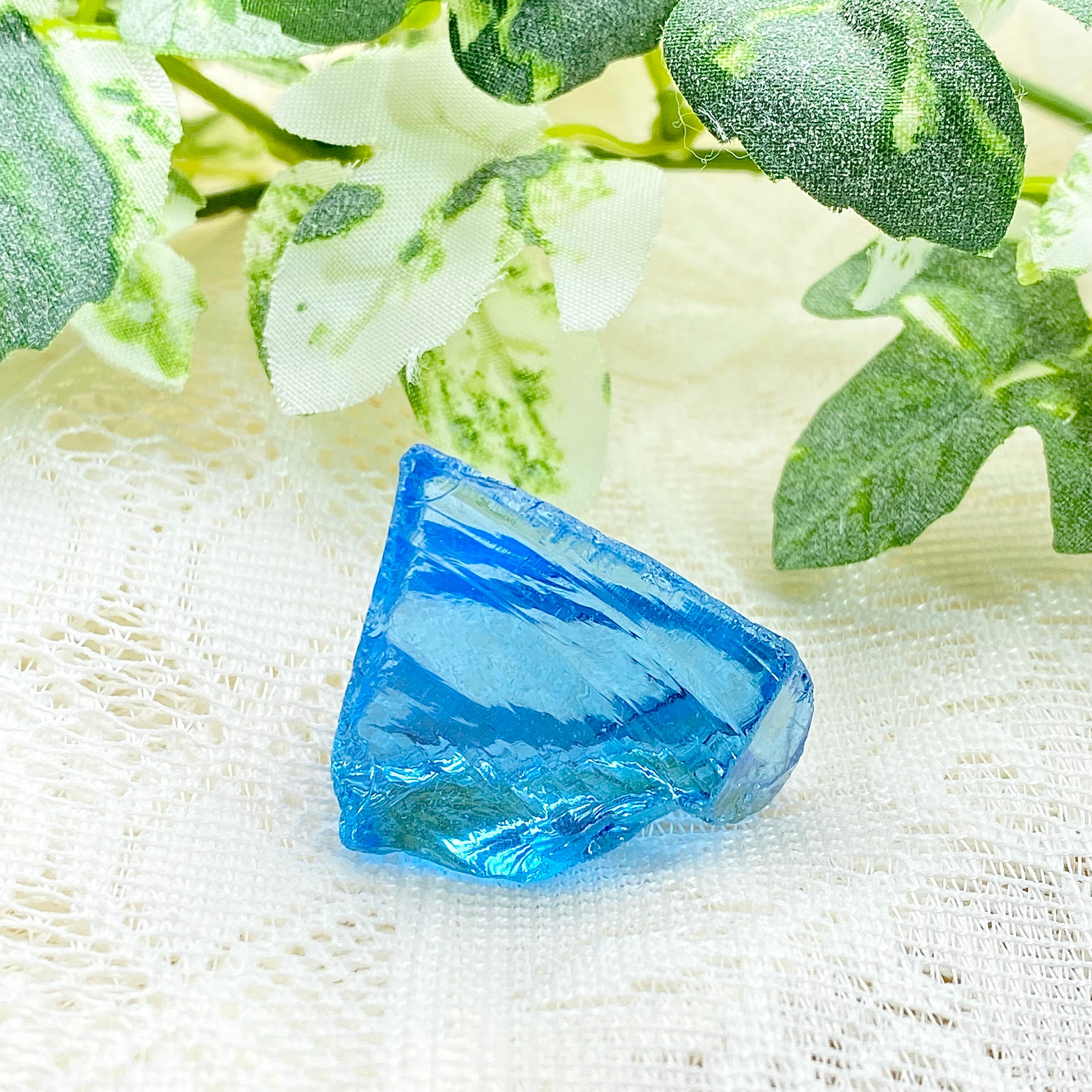 インドネシア産アンダラクリスタル原石 オーシャンブルー B