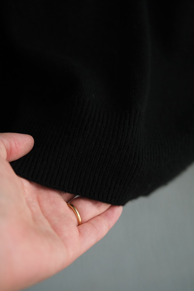 Utah／"J.CREW" v-neck cashmere sweater／ black