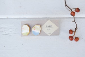 mugi　色の薄片〈やよい〉ピアス