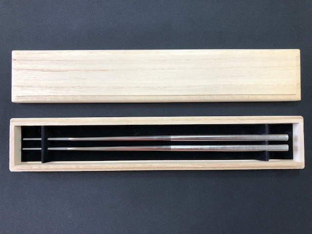 日本製　チタン箸（プラチナ箔）【桐箱入り】【贈り物に最適】/ Titanium Solid Chopsticks