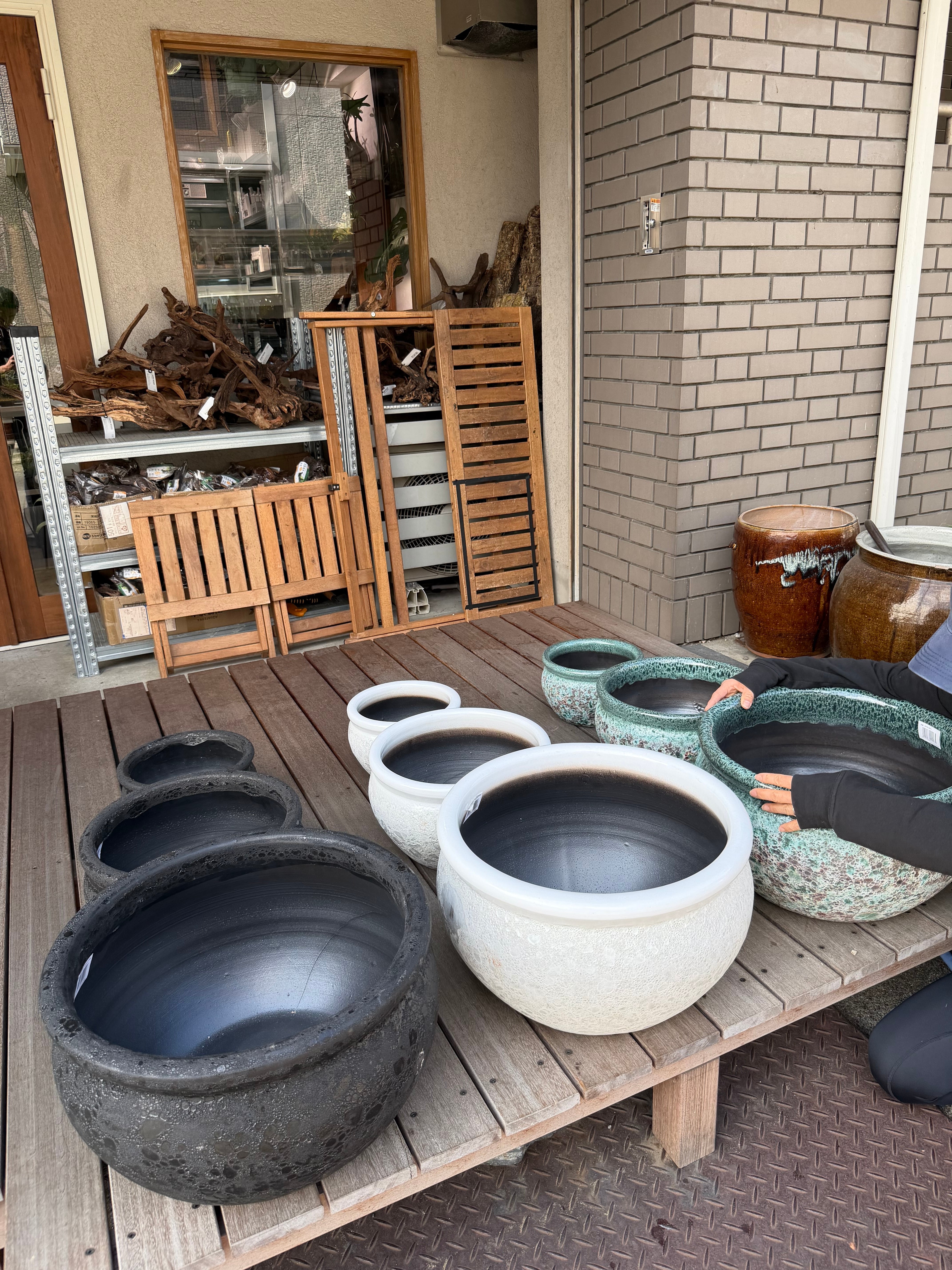 睡蓮鉢、小サイズ、送料無料】オリジナル睡蓮鉢！外側柄つき！内側黒