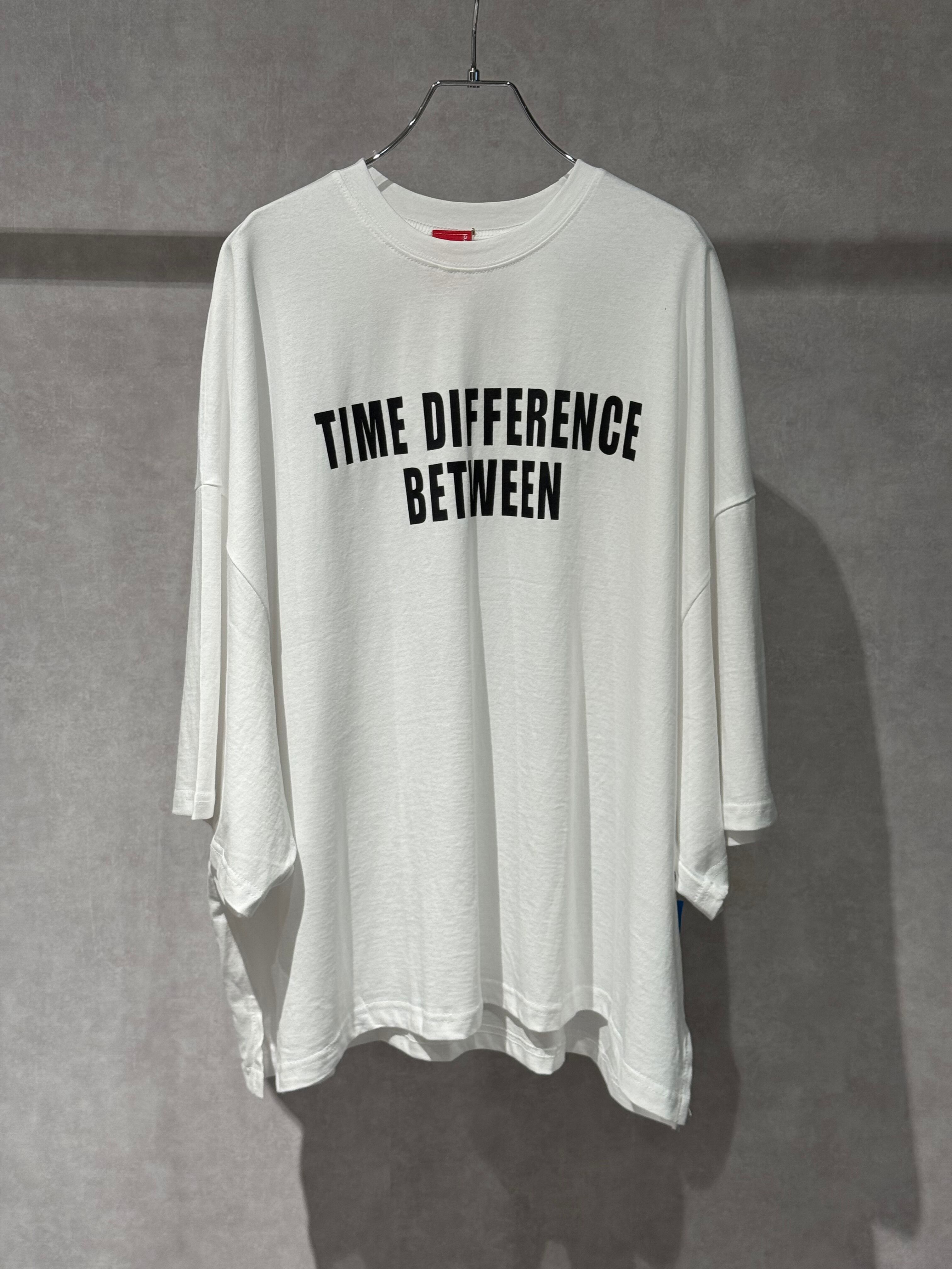 half sleeve wide silhouette T-shirt