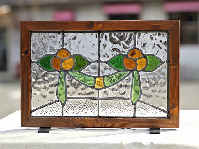 【英国アンティーク】アンティークステンドグラス スタンド付き ― 窓辺に、光のアートを ―　SGM-05