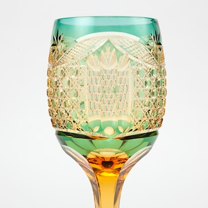 残り僅か　江戸切子　アンバークリスタルワイングラス　(琥珀色緑)