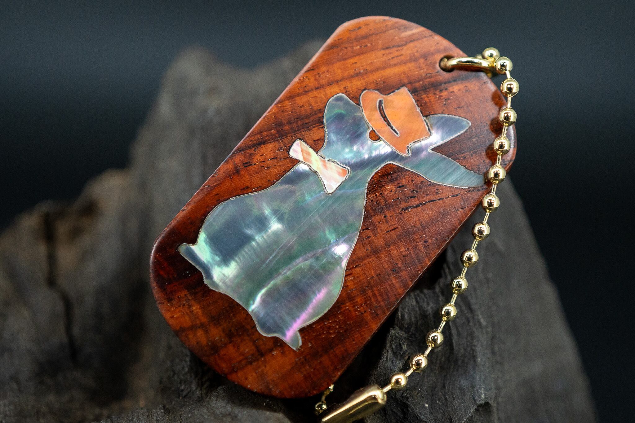 【21世紀最高峰の材】サイアミーズローズウッド ドッグタグ 象嵌 三月ウサギ