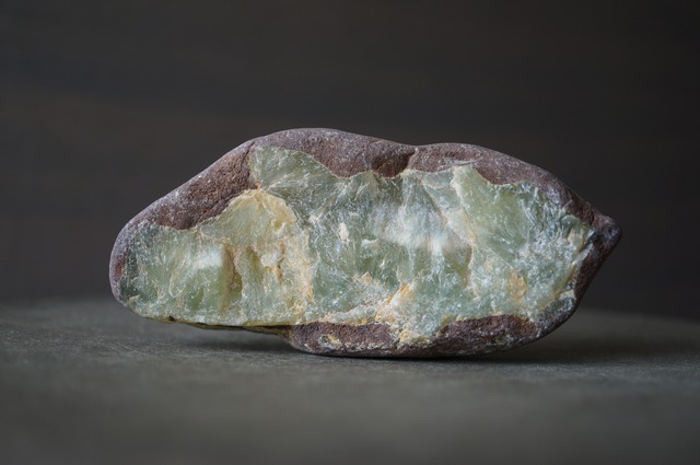 オーストラリア産プレナイト Prehnite 2382