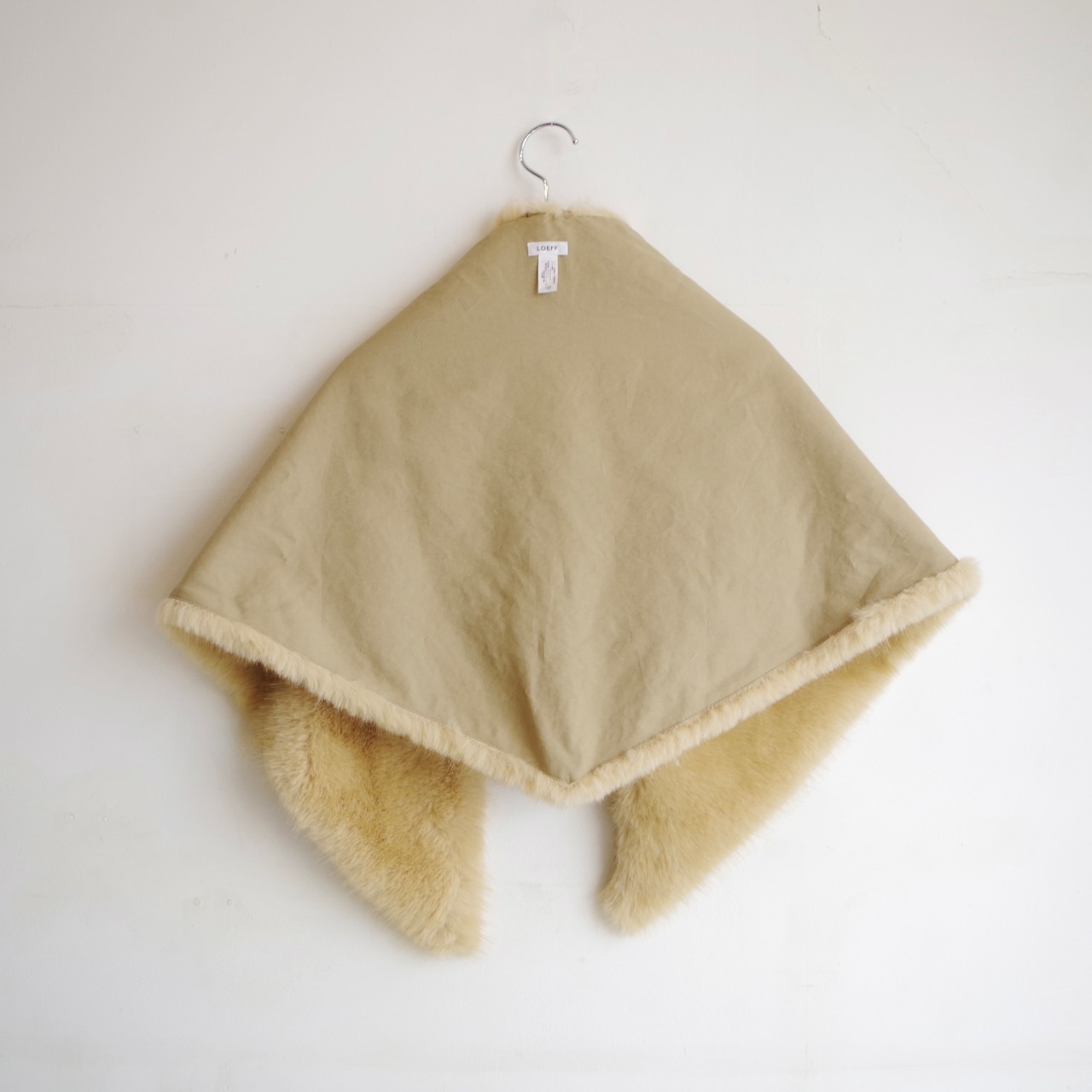 LOEFF  Fur Reversible Triangle Scarf