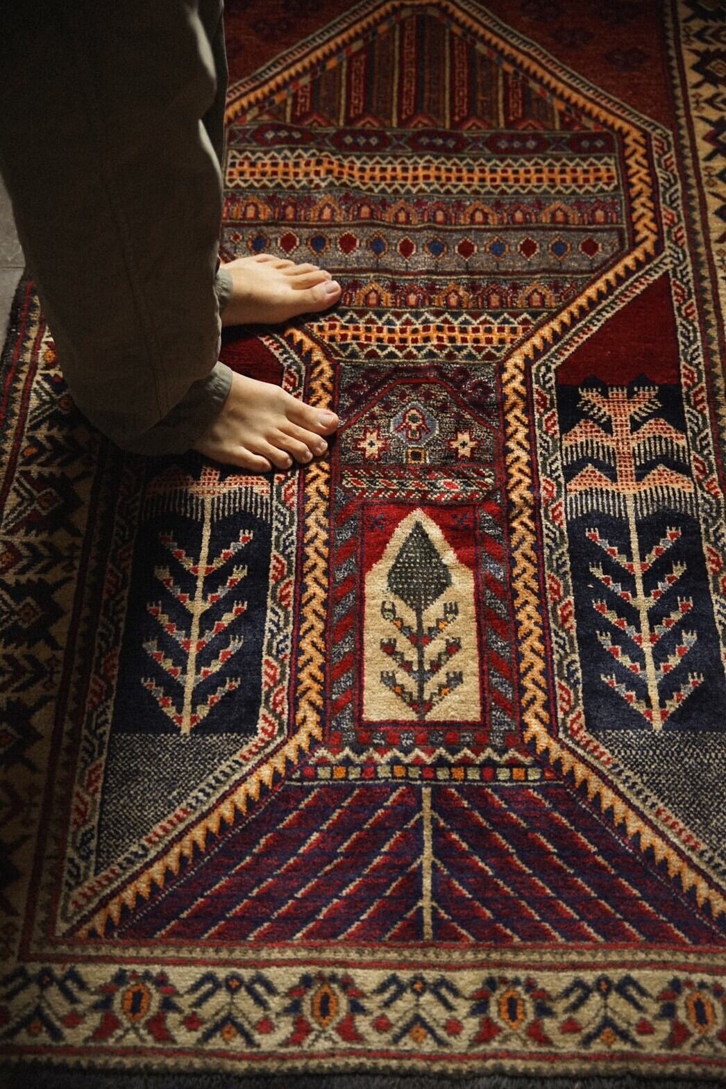 1005 -Vintage Baluch prayer rug