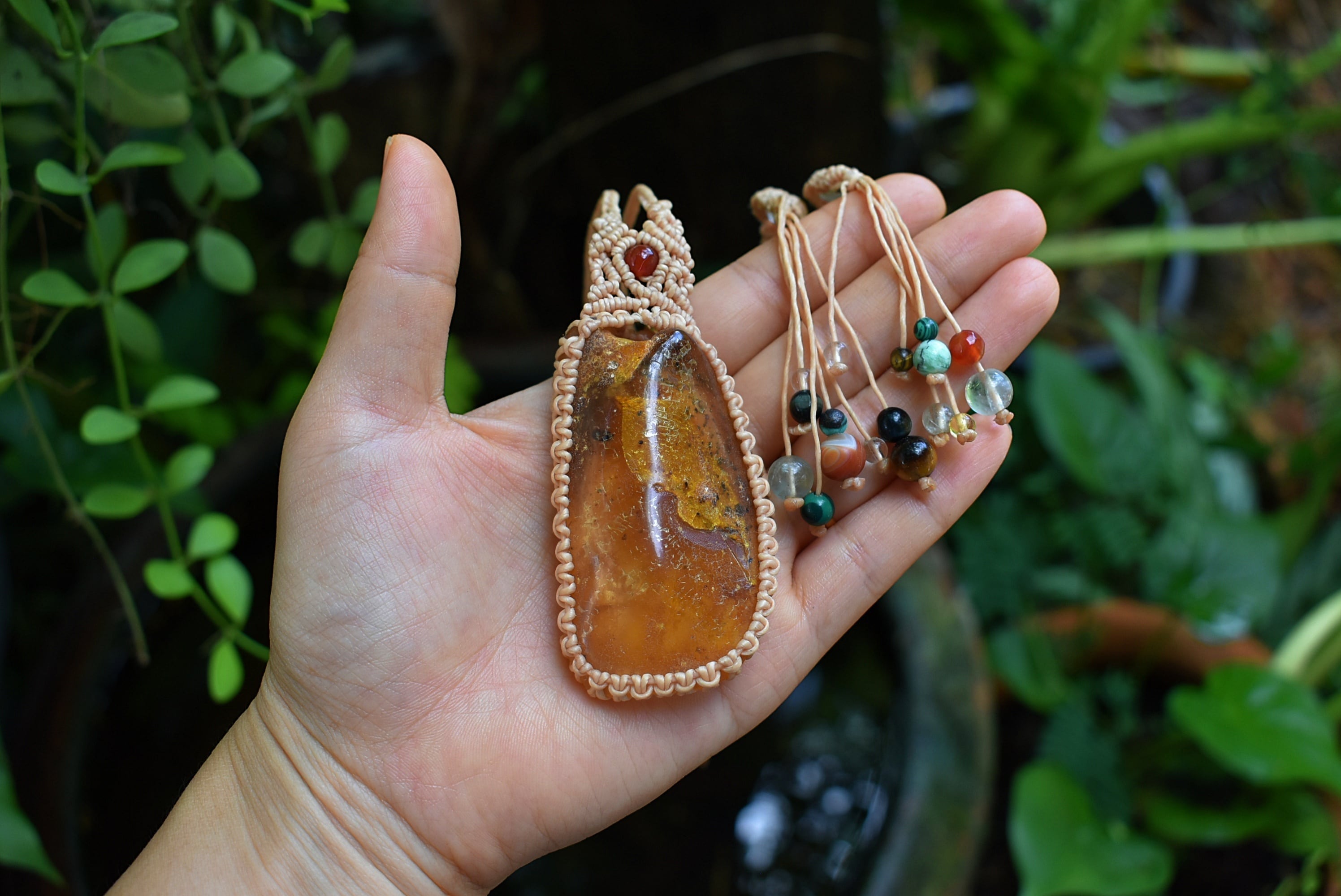 古代の記憶☆蟻入り☆大粒☆アンバー琥珀 マクラメネックレス | Funky