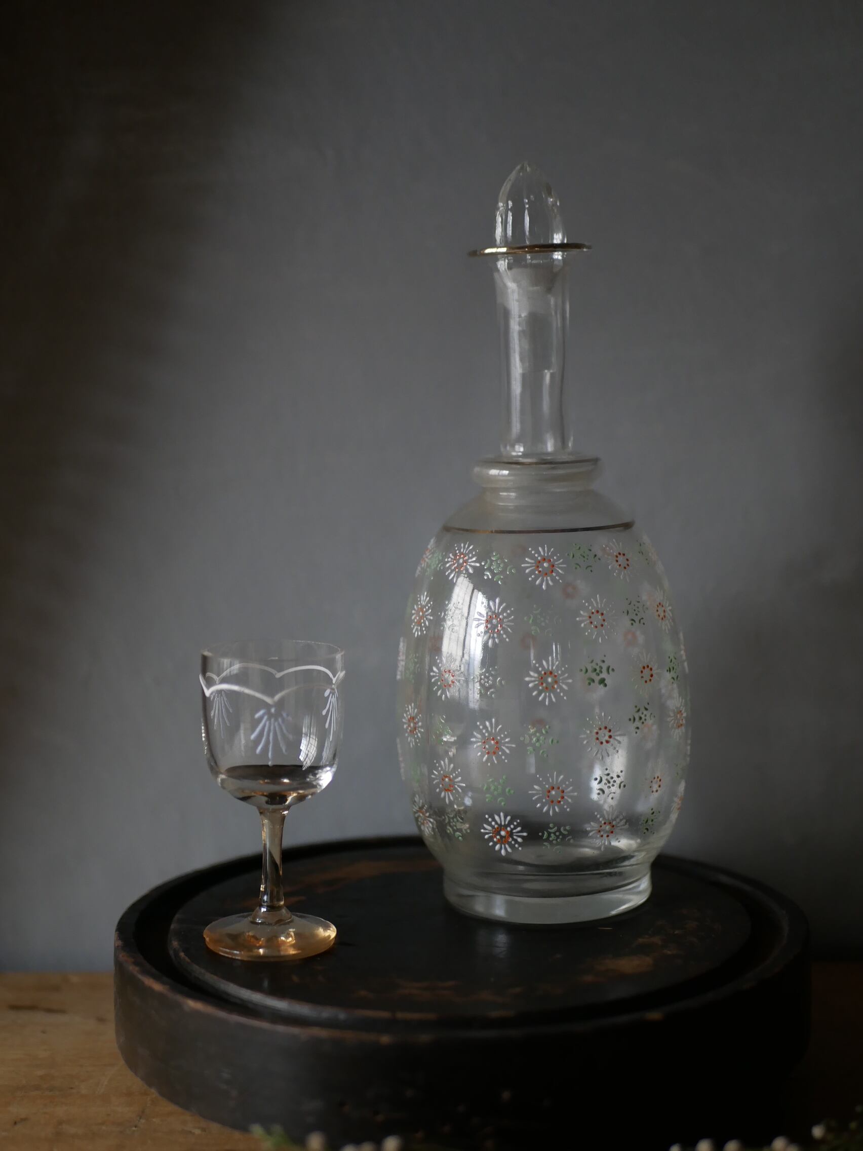 小花柄のカラフェ デキャンタ +1グラス付 フランスアンティーク ブロカントのある暮らし