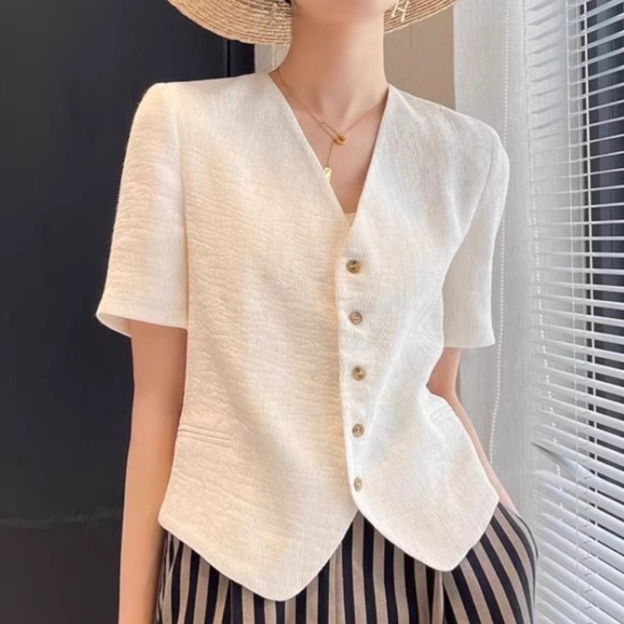 Vネックハーフスリーブシャツ 2type W00482