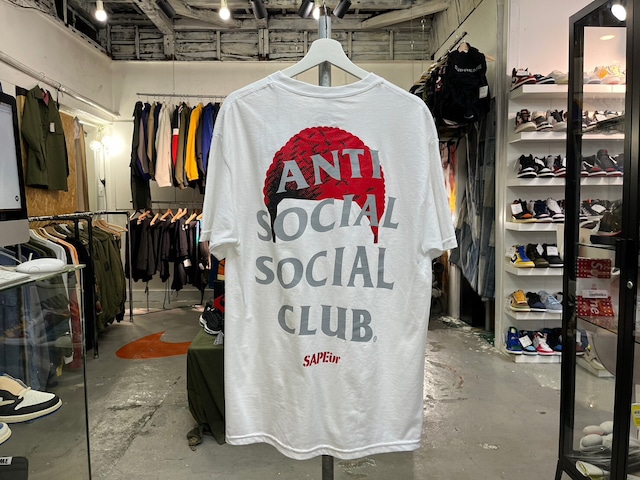 SAPEur × ANTI SOCIAL COSIAL CLUB SS TEE WHITE/RED LARGE 34330