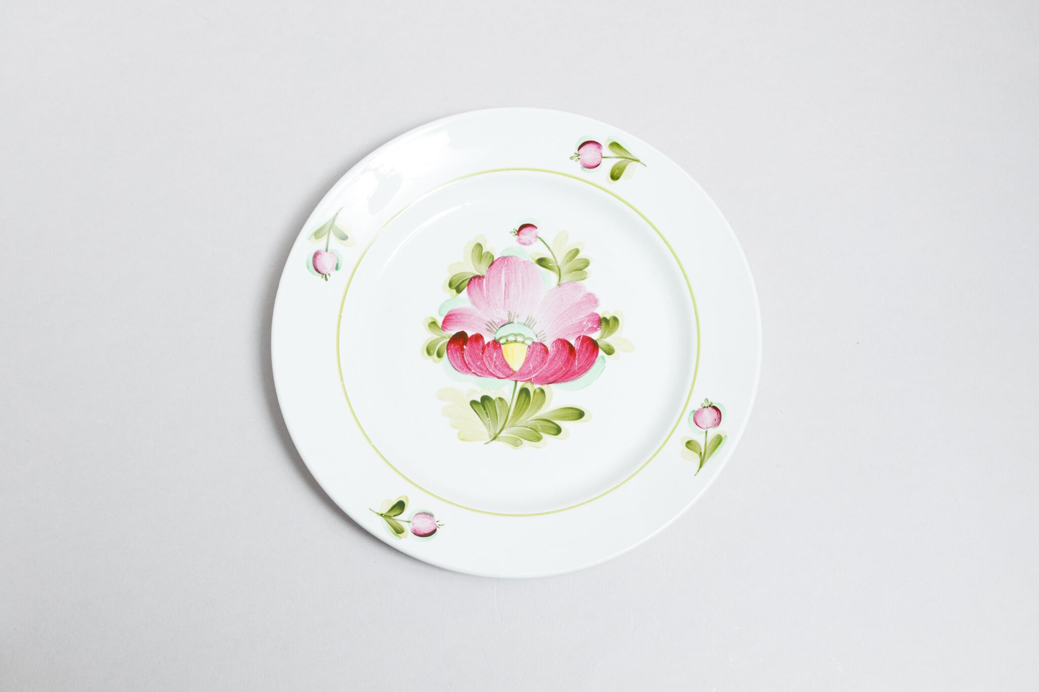 ヴィンテージ 花柄皿 コナコヴァ陶器工場 旧ソ連 0385