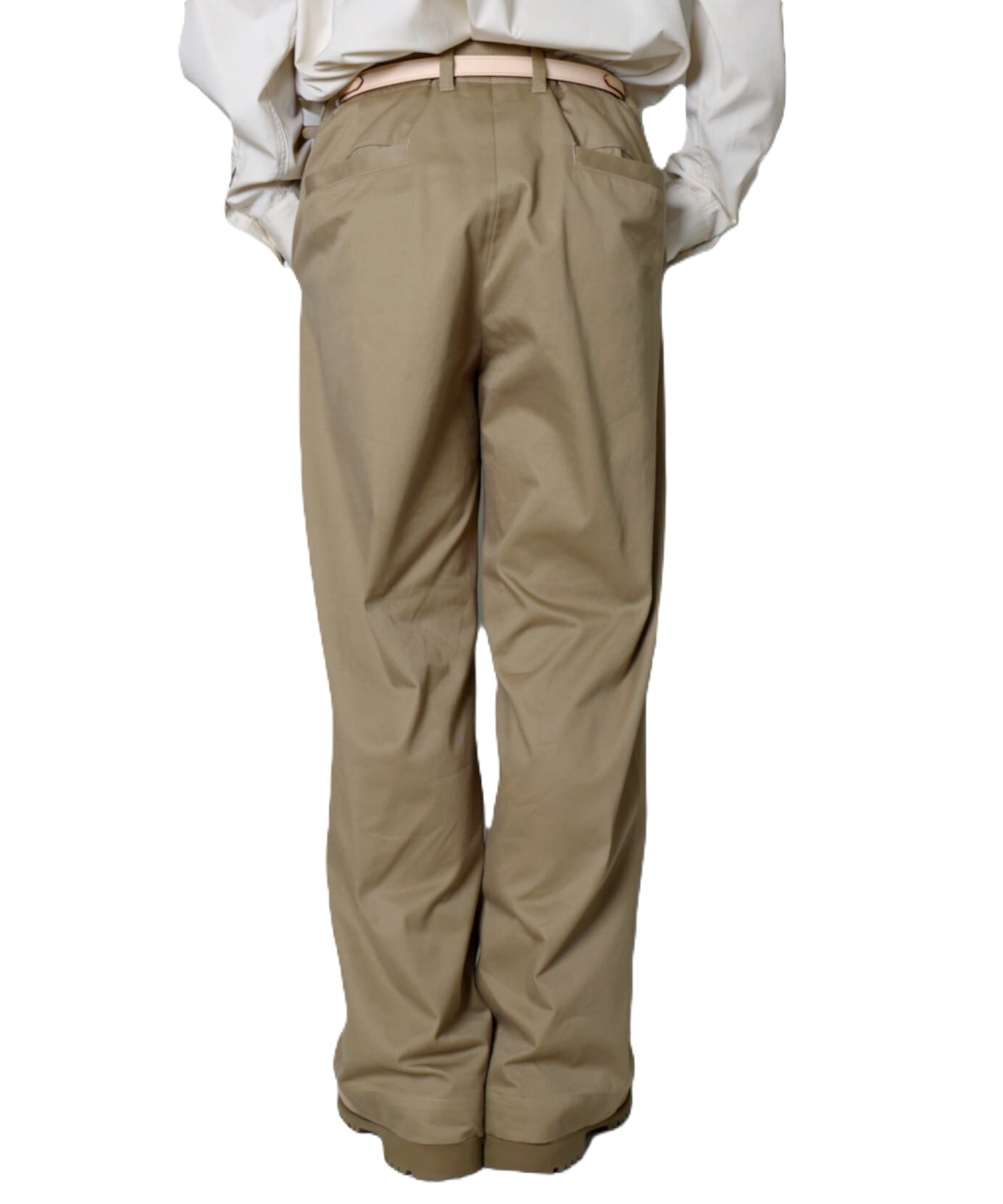 UNIVERSAL PRODUCTS. / 233-60506 NO TUCK WIDE CHINO TROUSERS (CAMEL