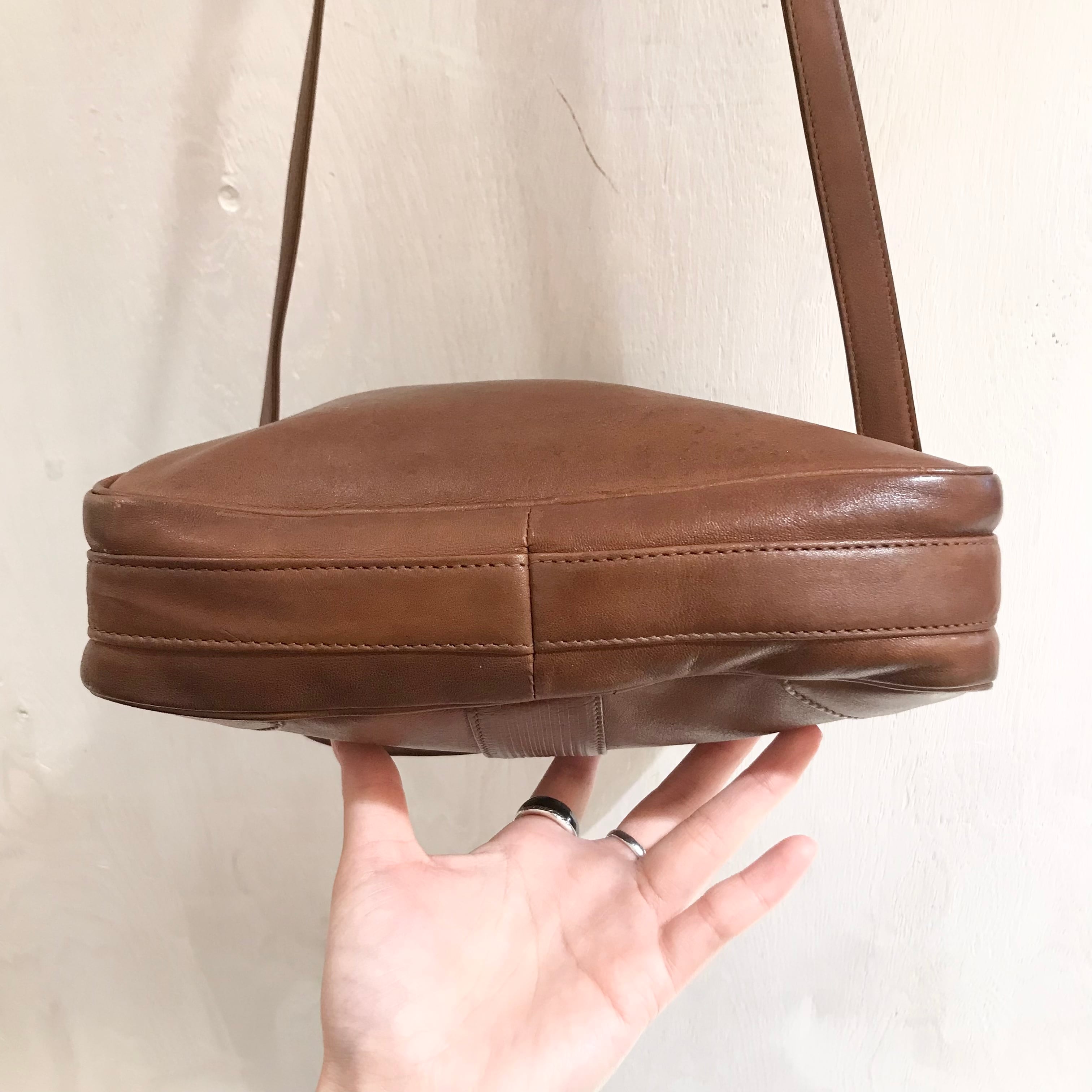 emanuel ungaro/vintage/shoulderbag/brown/leather/エマニュエル