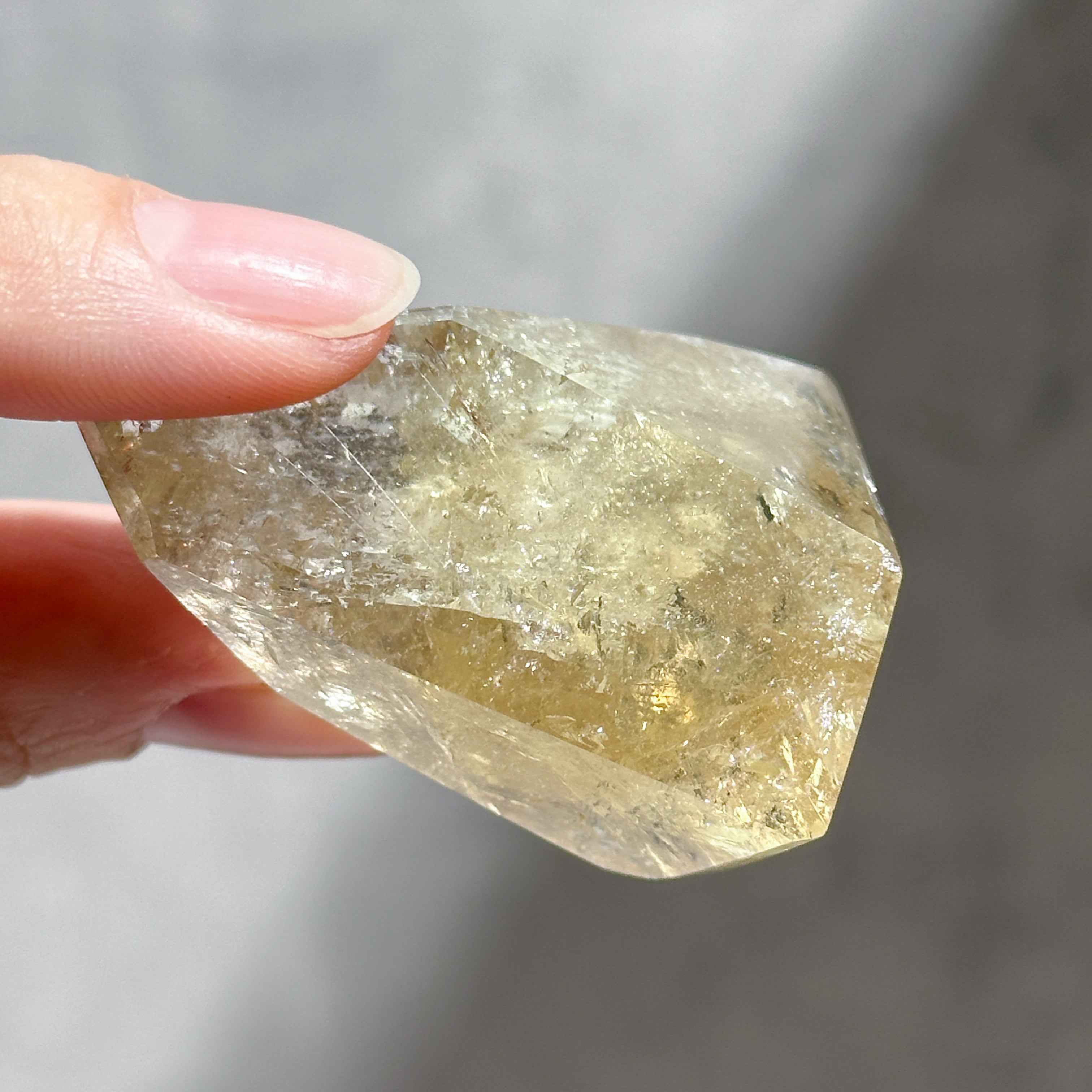 虹◎シトリン（黄水晶） フリーフォーム63◇ Citrine ◇ 天然石・鉱物
