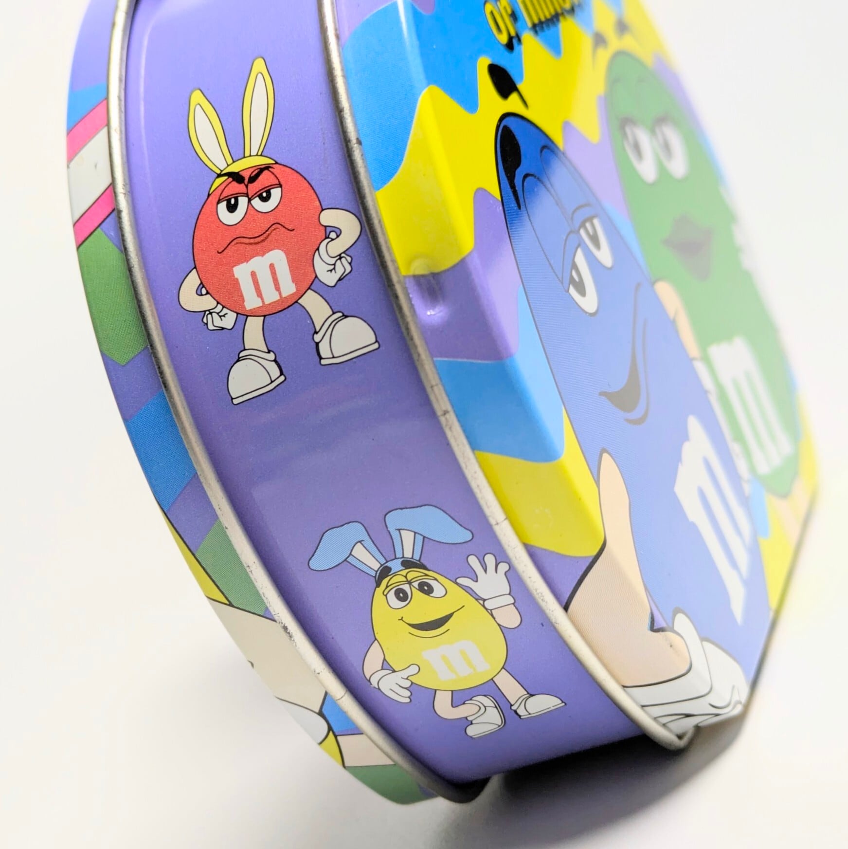 ☆ VINTAGE 2003 ☆【 m&m's（ エムアンドエムズ ）】 『 イースター 』ミニティン缶 紙タグ付き / VINTAGE / ビンテージ 〚アメリカン雑貨 アメトイ〛