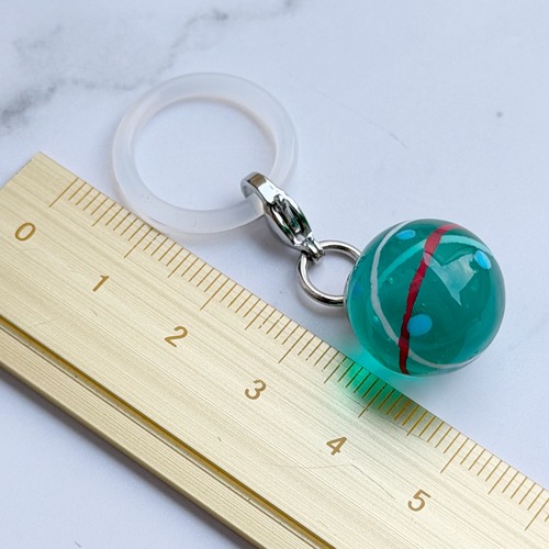 【金具ゴールド】まんまる、つやつや、ふたつとない。実物をお届け！レジンヨーヨーチャームャーム✨数量限定