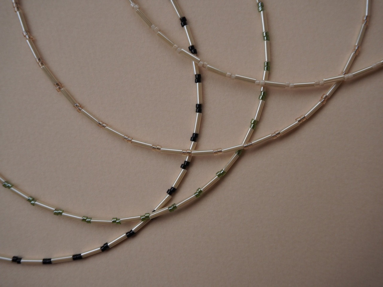 【 CORE 】random giass beads necklace