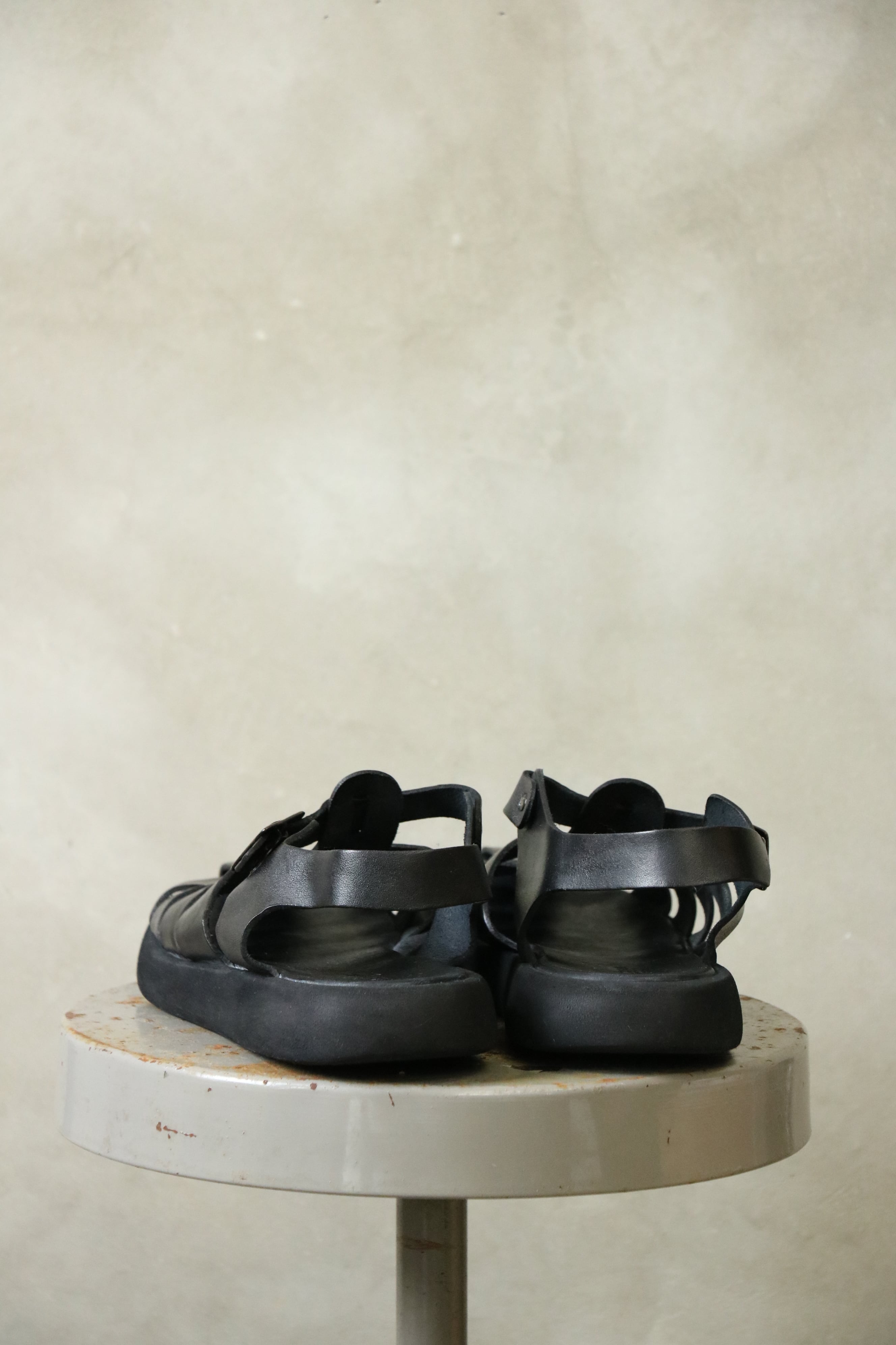 BRADOR -92-874 NERO- / ブラドール レザーサンダル | kawl.