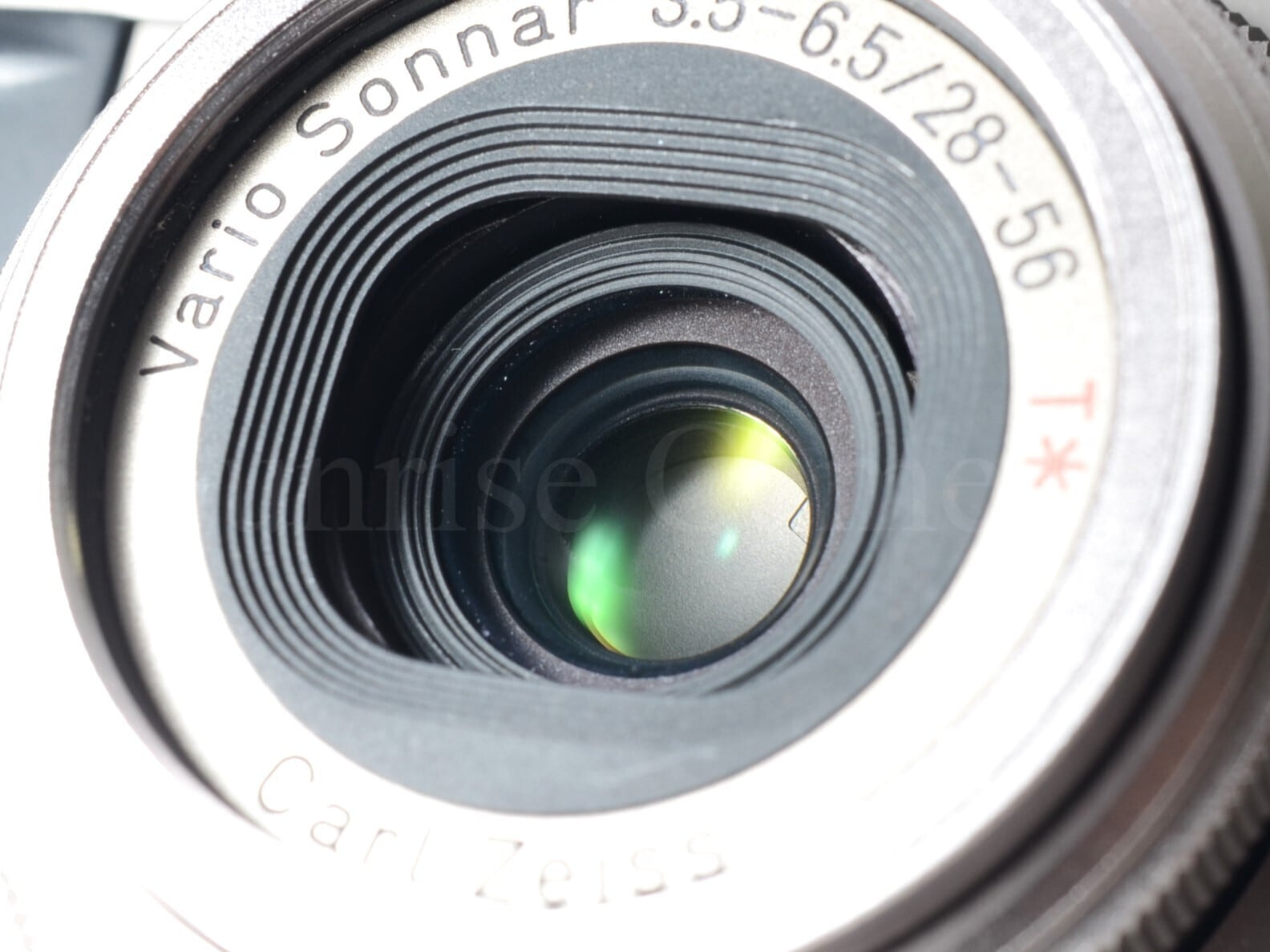 CONTAX TVS II / Carl Zeiss Vario Sonnar T* 28-56mm F3.5-6.5