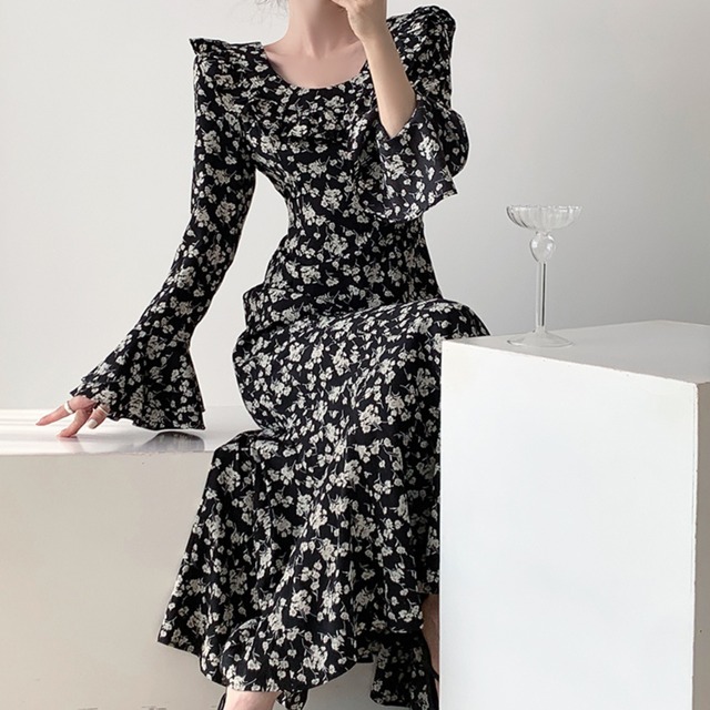 ブラック フローラル フレアワンピース W68