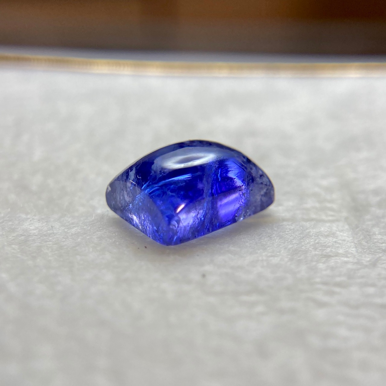 タンザナイト 3.946ct ブルー 簡易ソーティング付き No.132 カボション