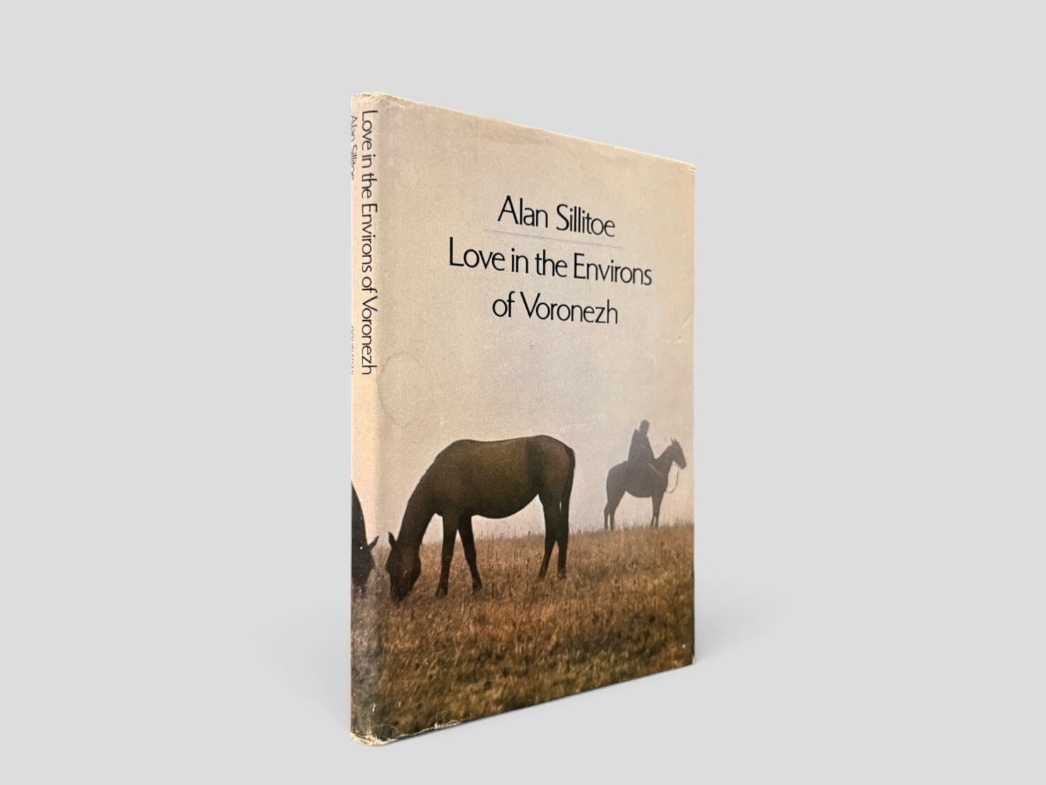 【SL1361】【FIRST UNITED STATES EDITION】Love in the Environs of Voronezh and Other Poems(1968) /Alan Sillitoe