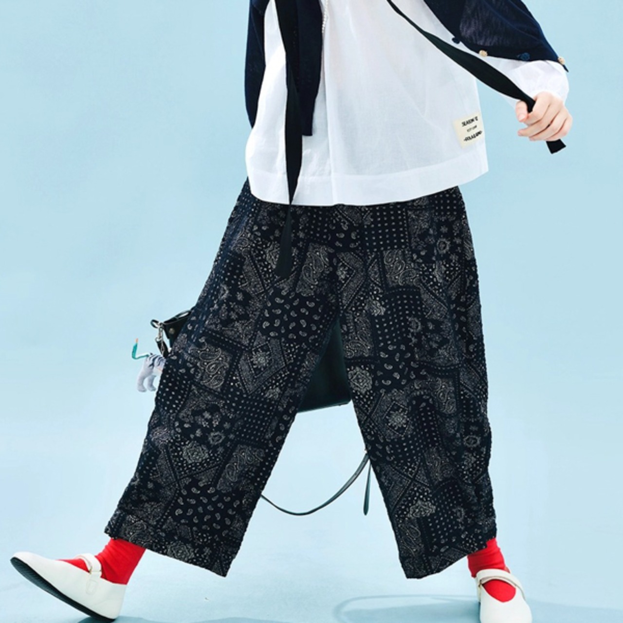 バンダナ柄パッチワーク風リラックスパンツ 《i0773》