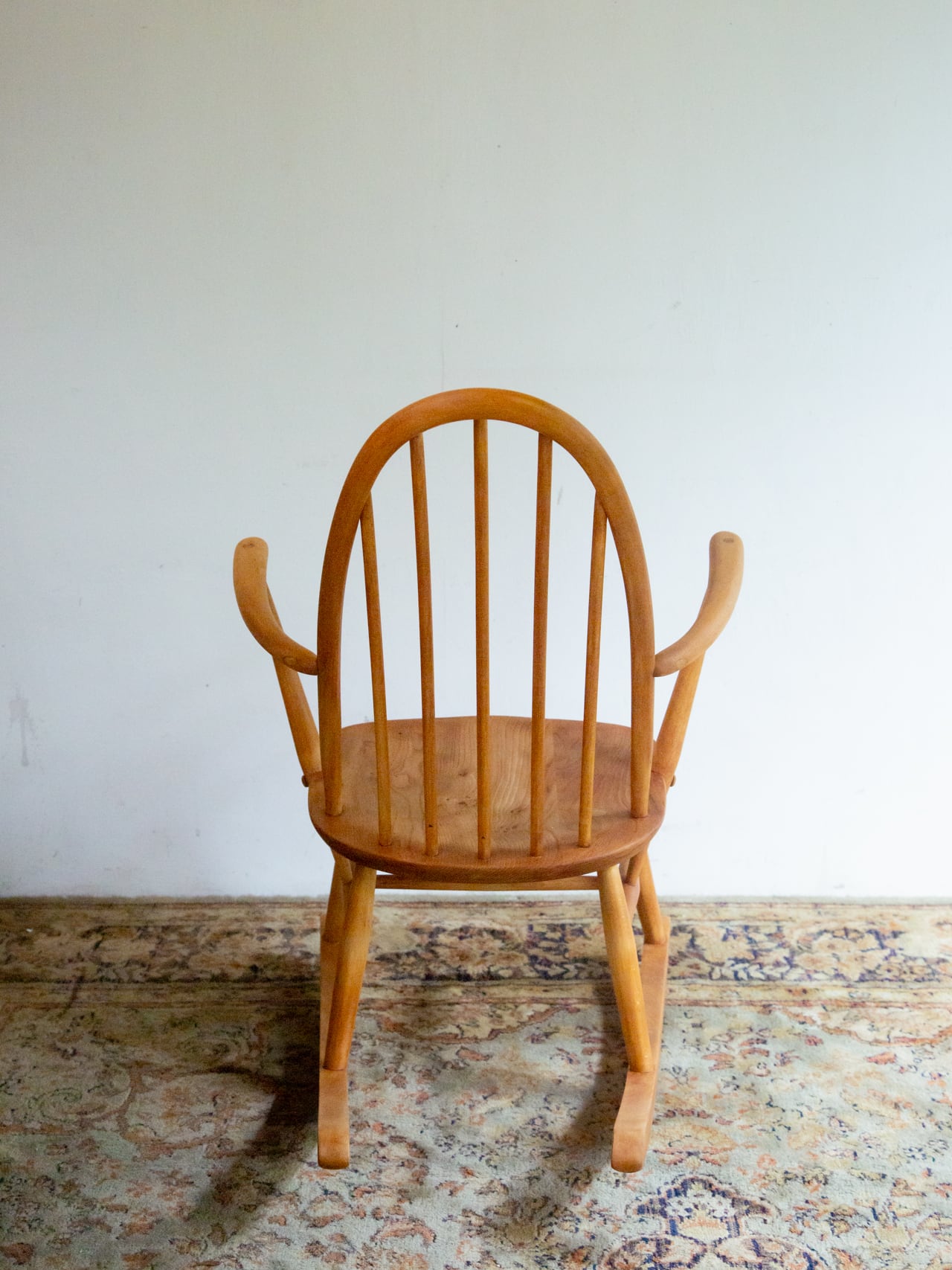 ercol アーコール　クエーカー ロッキングアームチェア　ヴィンテージ No.057 ERCOL クエーカーロッキングチェア＜アーコールチェア