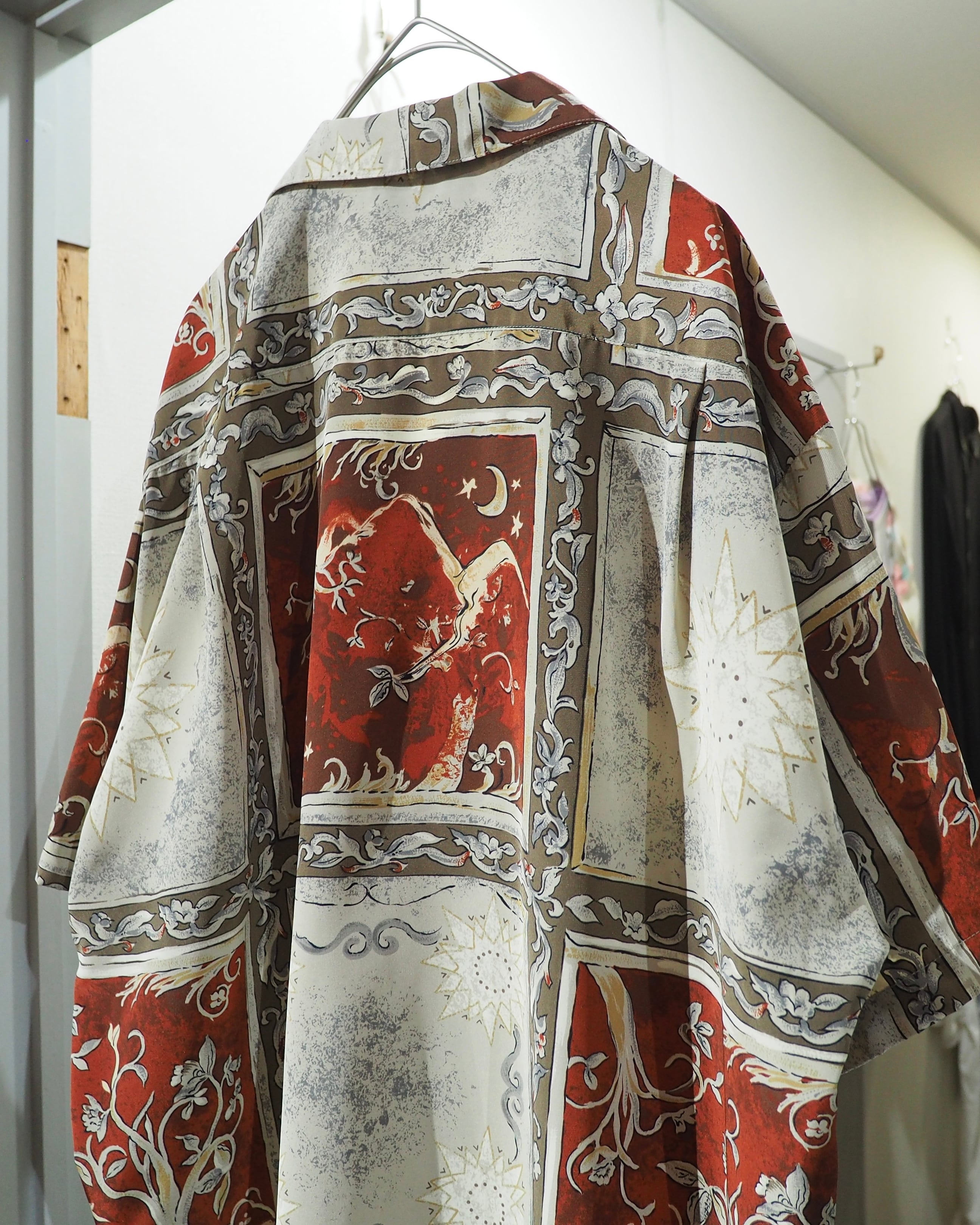 1990s Beautiful Baroque pattern vintage loose SS Open collar Shirt