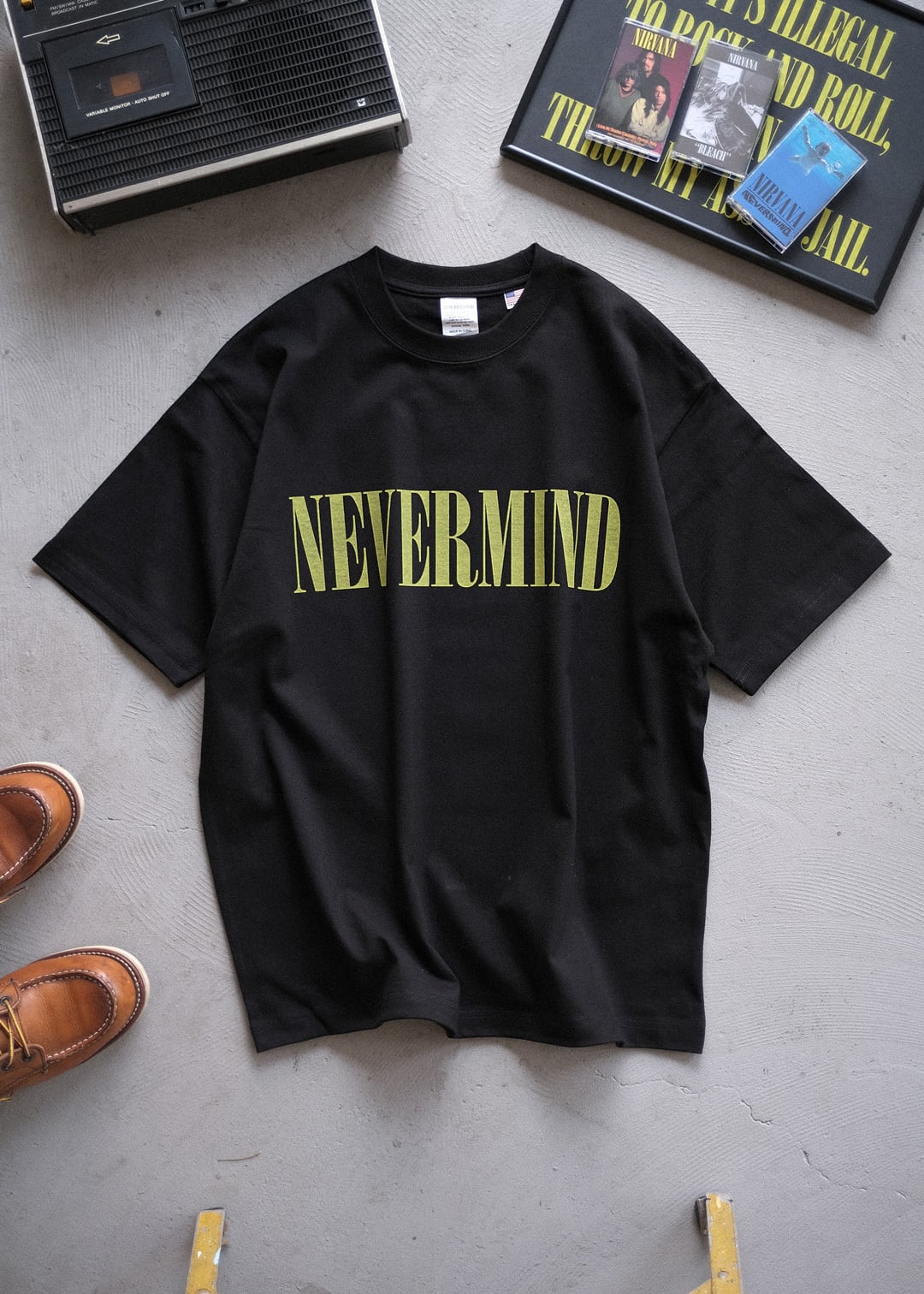 "nevermind" tee in black