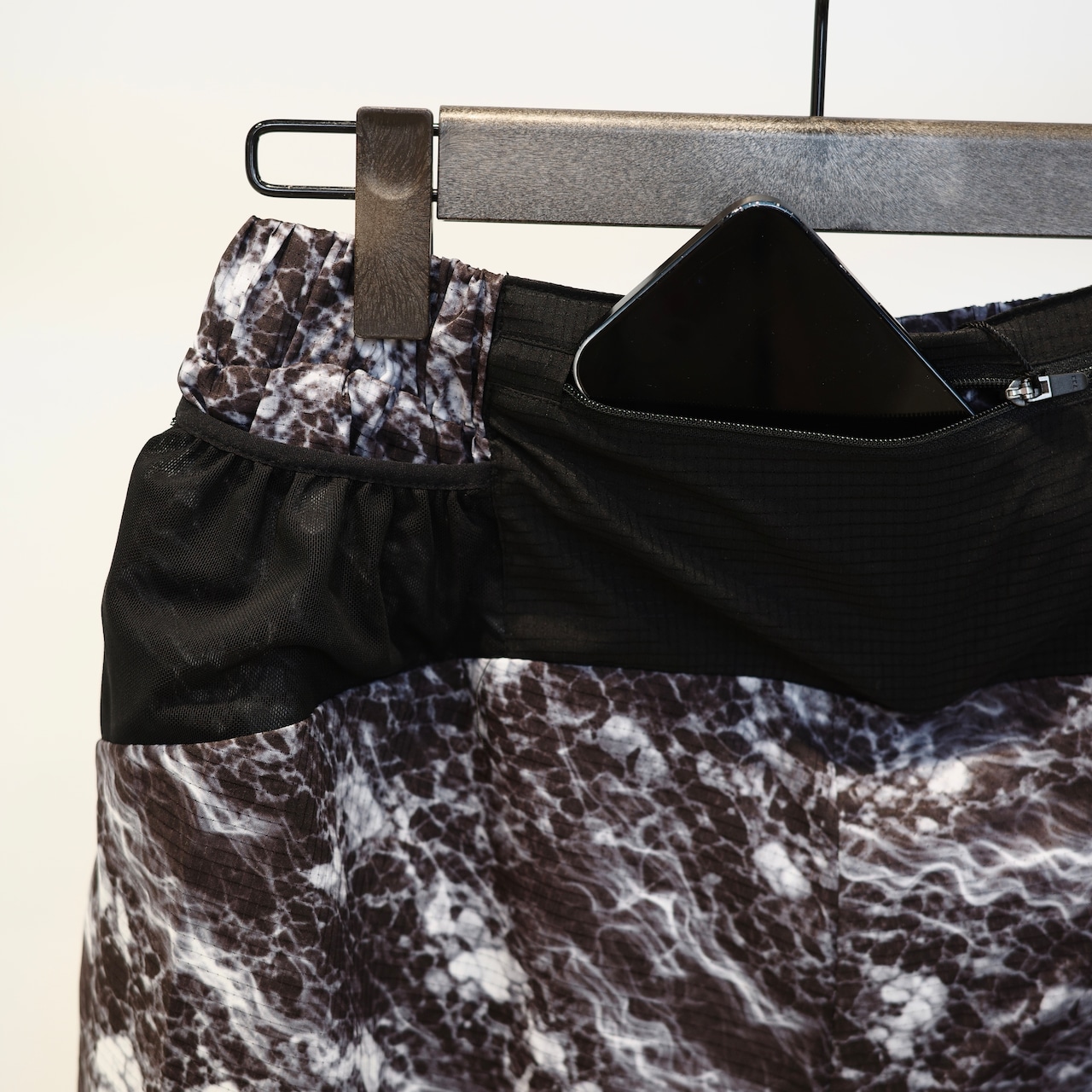 RACING PRO SHORTS / MARBLE