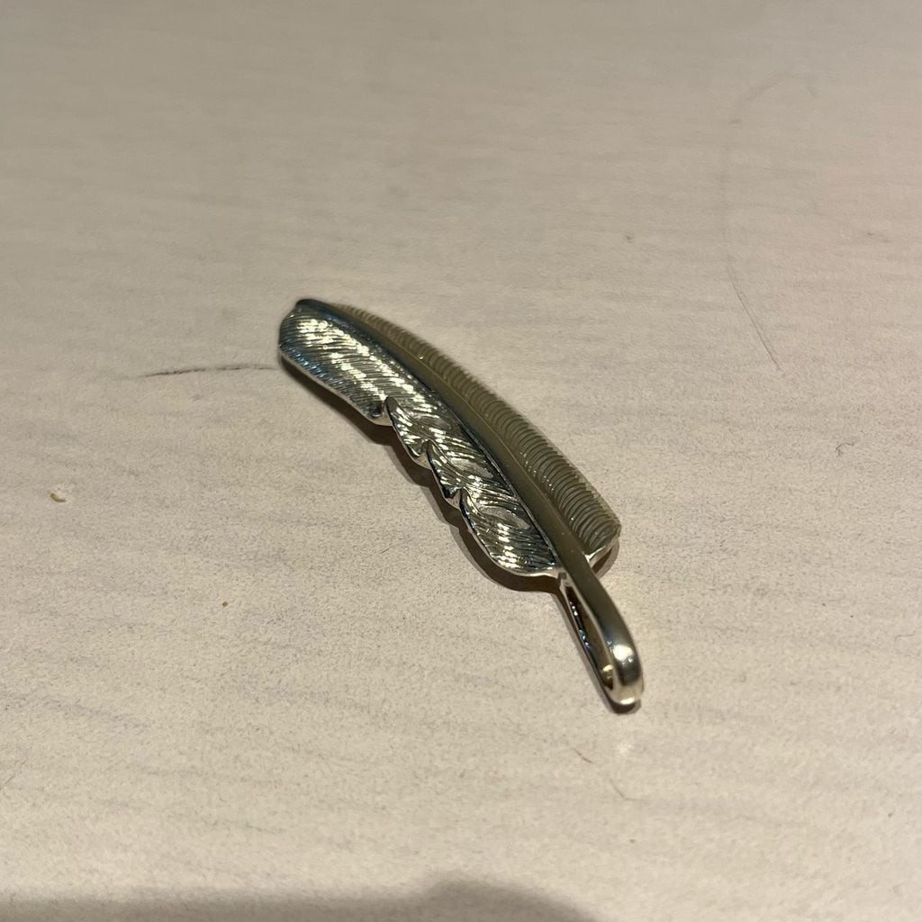 Kenshiro ケンシロウ 和彫りフェザーネックレストップ シルバー KENSHIRO ケンシロウ 和彫り フェザー ネックレストップ