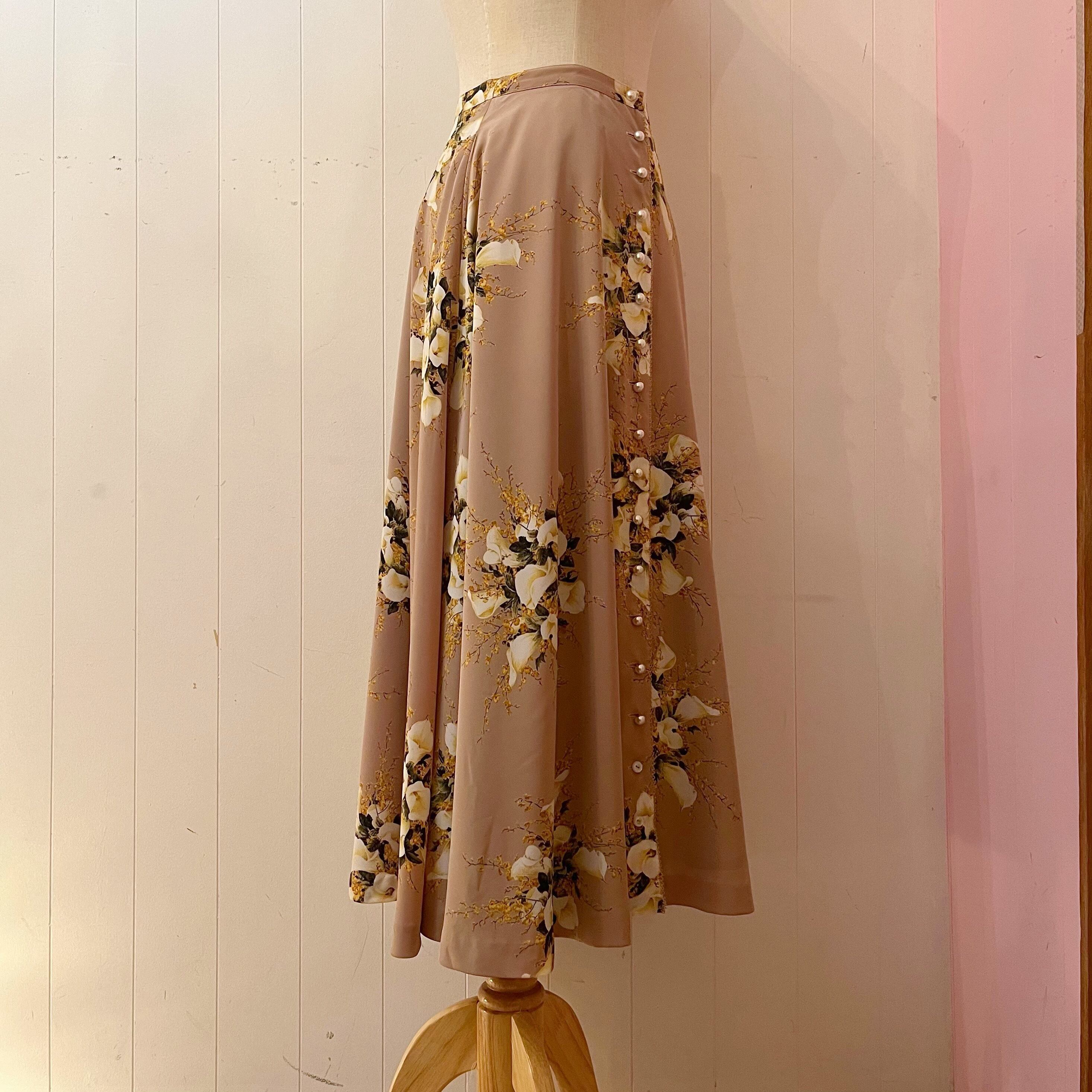 INGEBORG / flower pearl button flare skirt