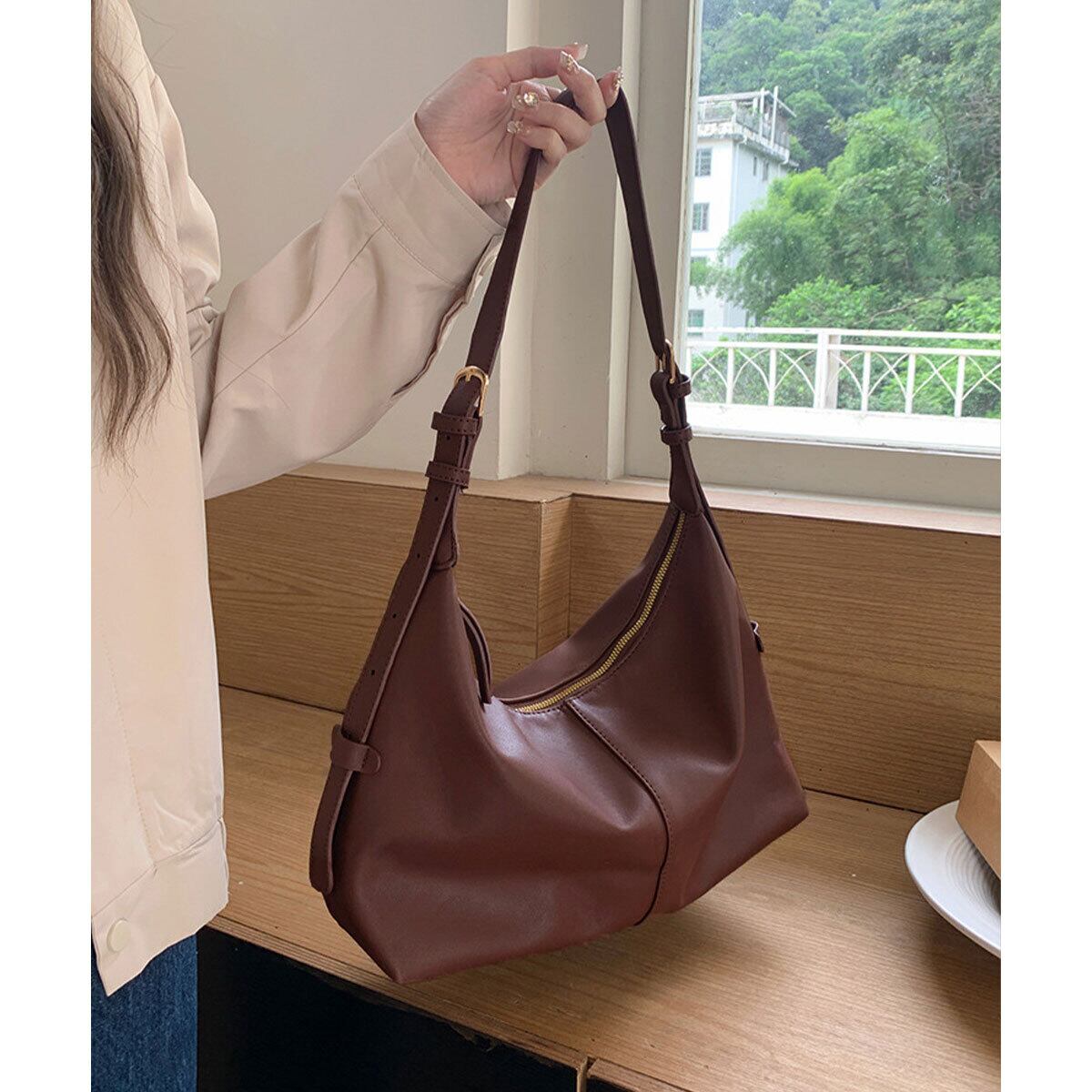 PUレザー ショルダーバッグ 大容量 レディース 韓国 通勤 通学 ビジネス OL きれいめ 大人 カジュアル おしゃれ シンプル ワンショルダー バッグ 大人可愛い 大人女子