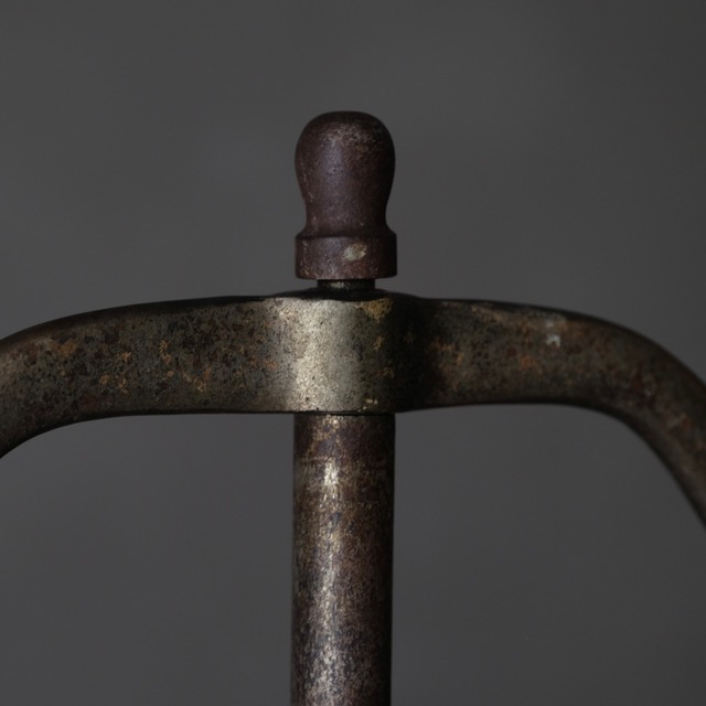 Hanger stand